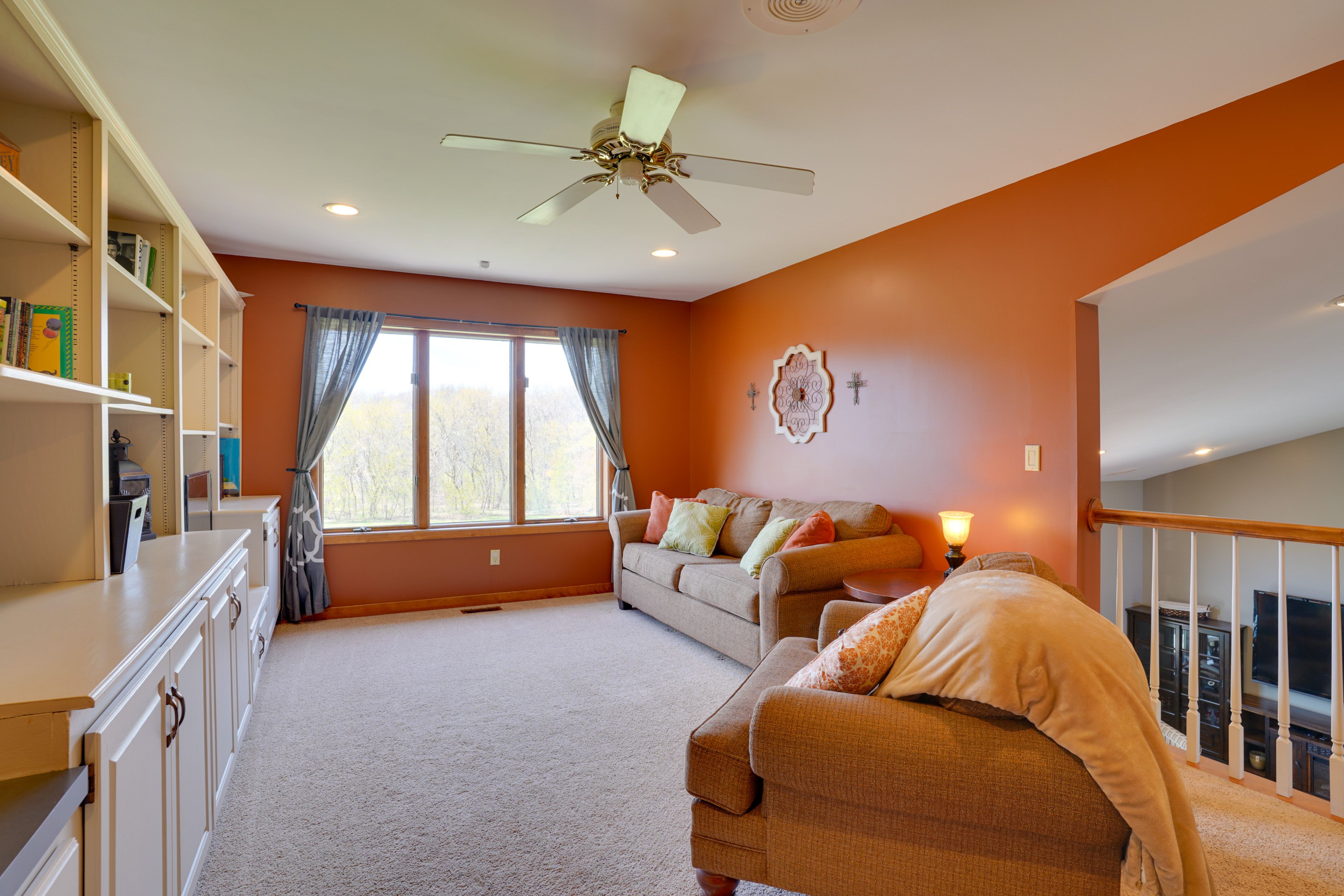 Loft | Upper Level | Desk Workspace | Queen Sleeper Sofa | Cable TV