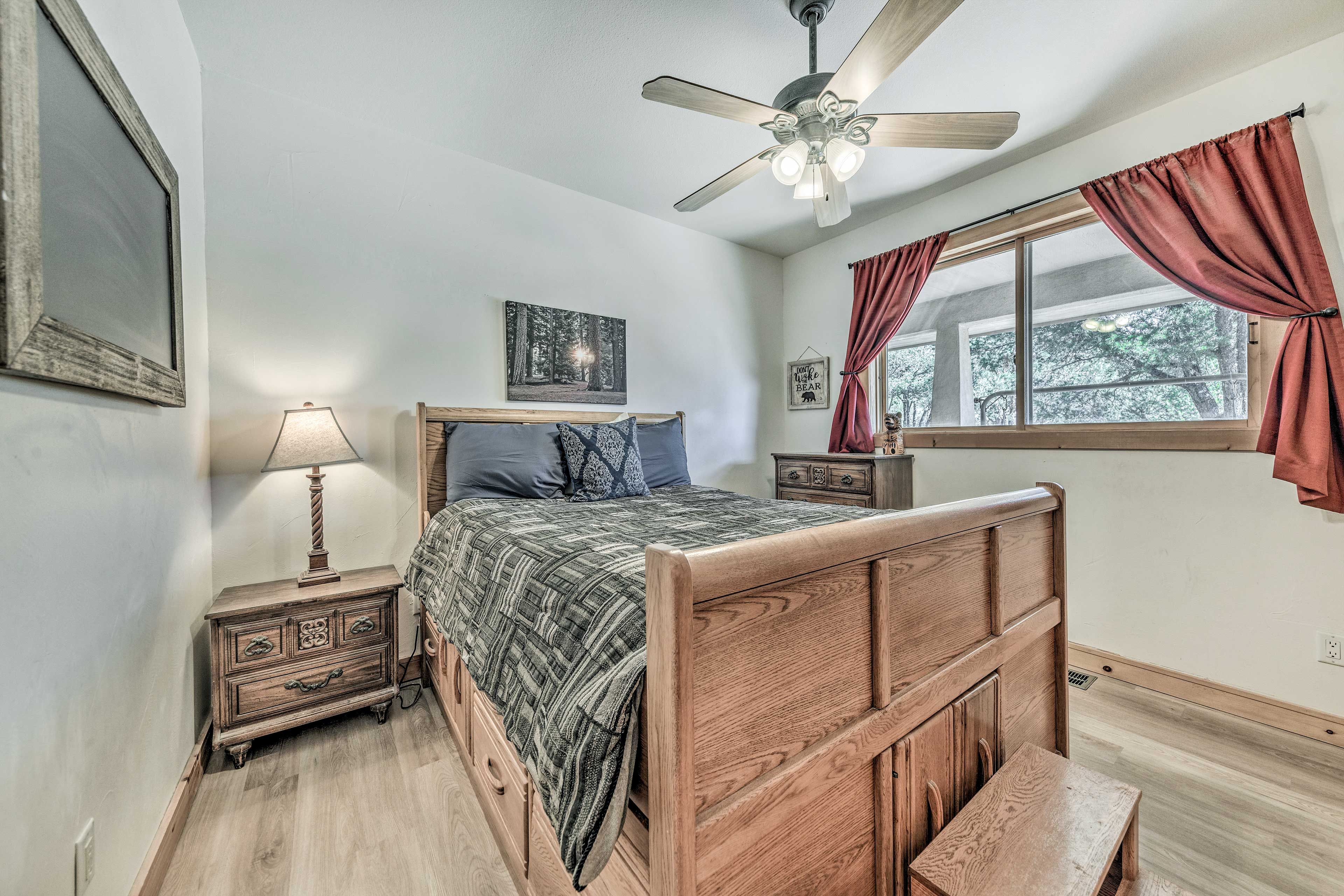 Bedroom 2 | Queen Bed