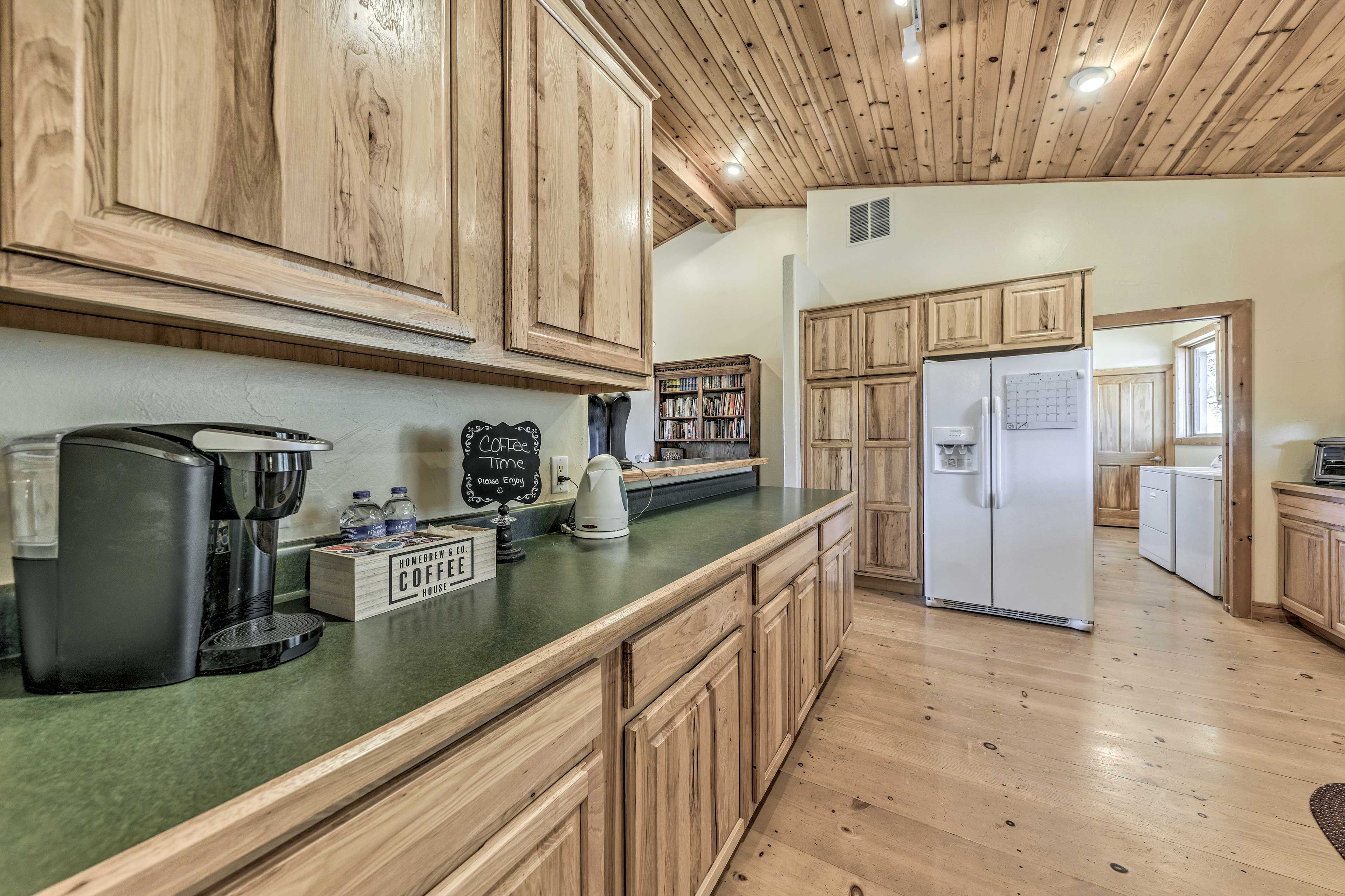 Kitchen | Fully Equipped | Coffee Maker | Crockpot | Cooking Basics