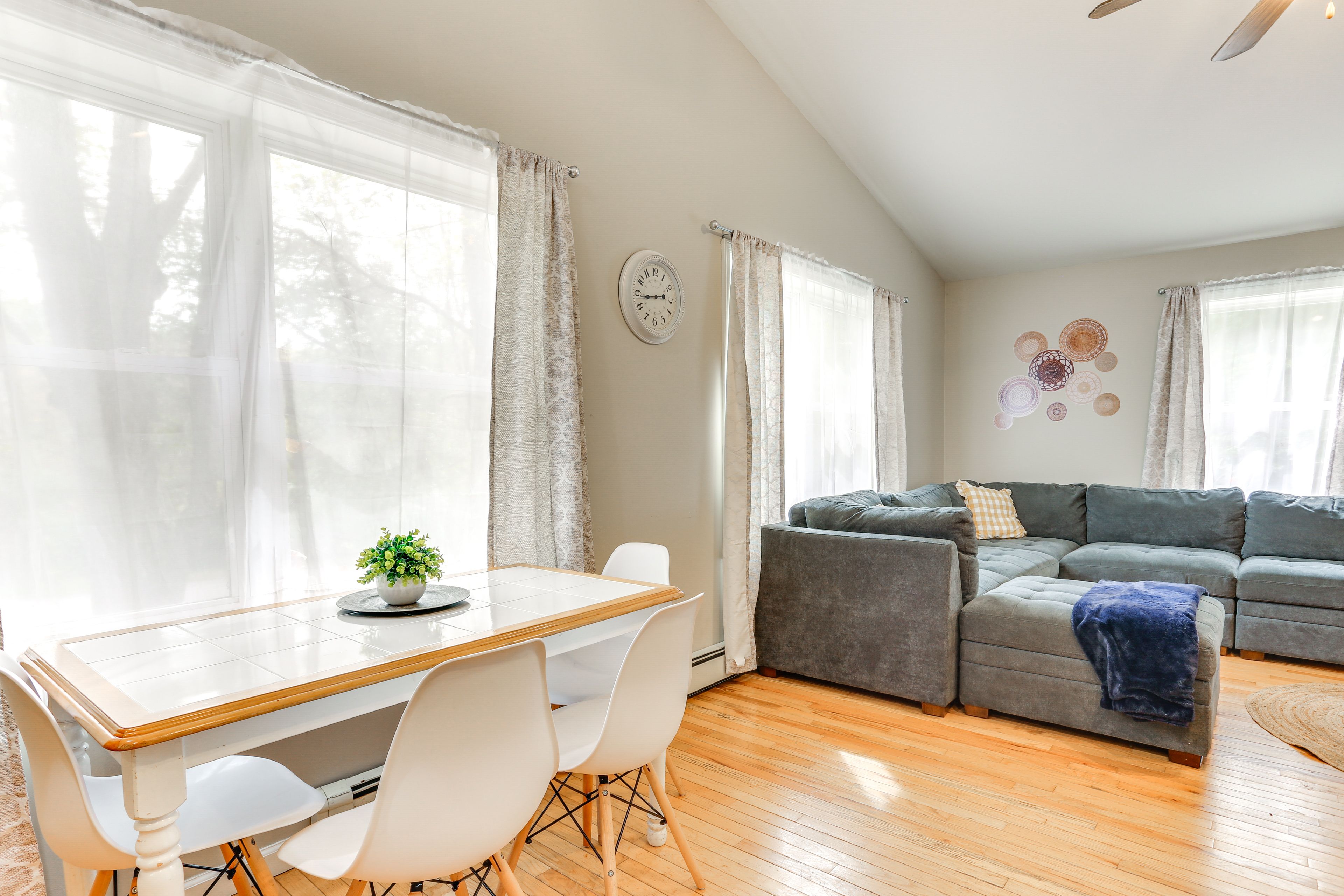 Dining Area | Dining Table | Dishware/Flatware