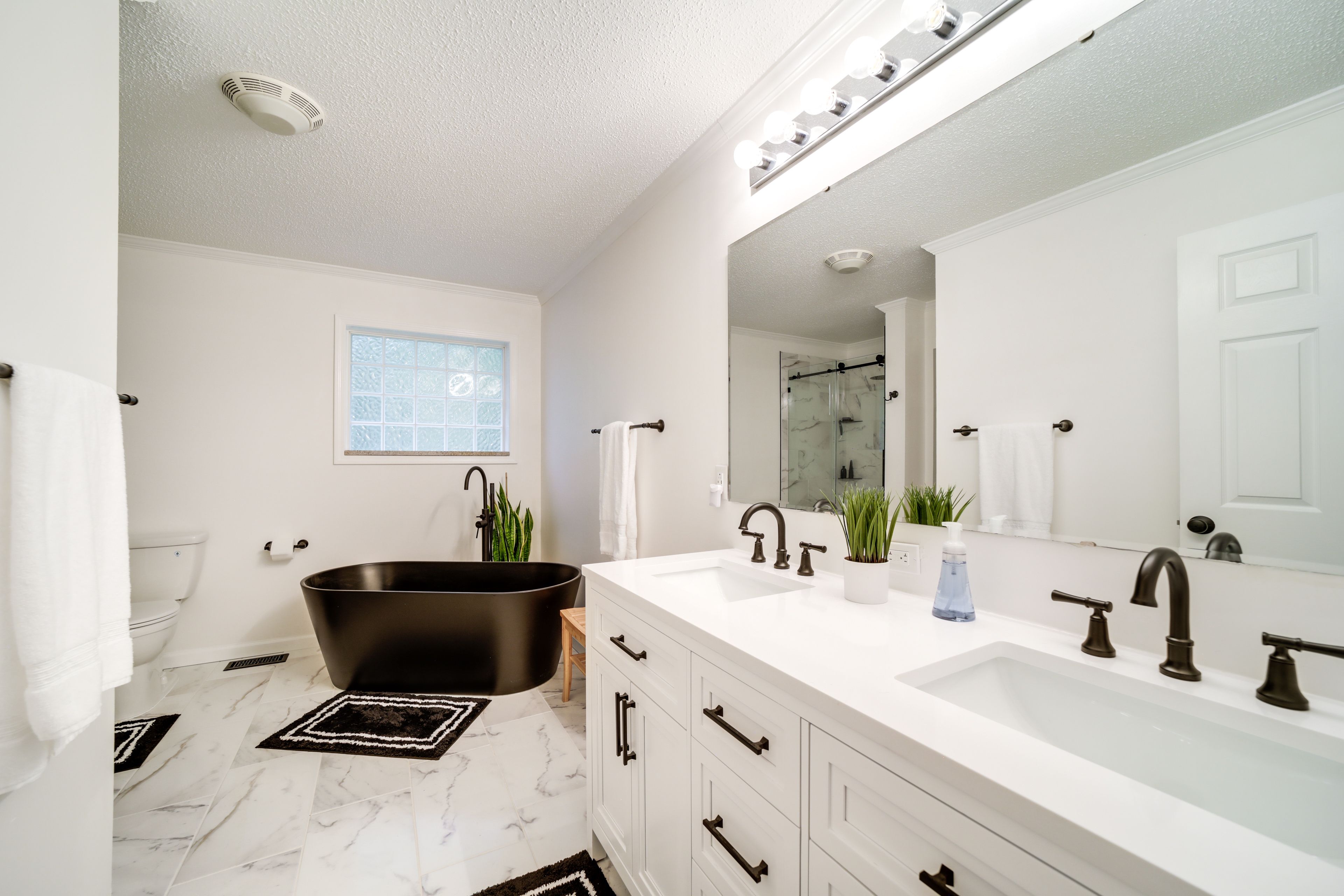 En-Suite Bathroom