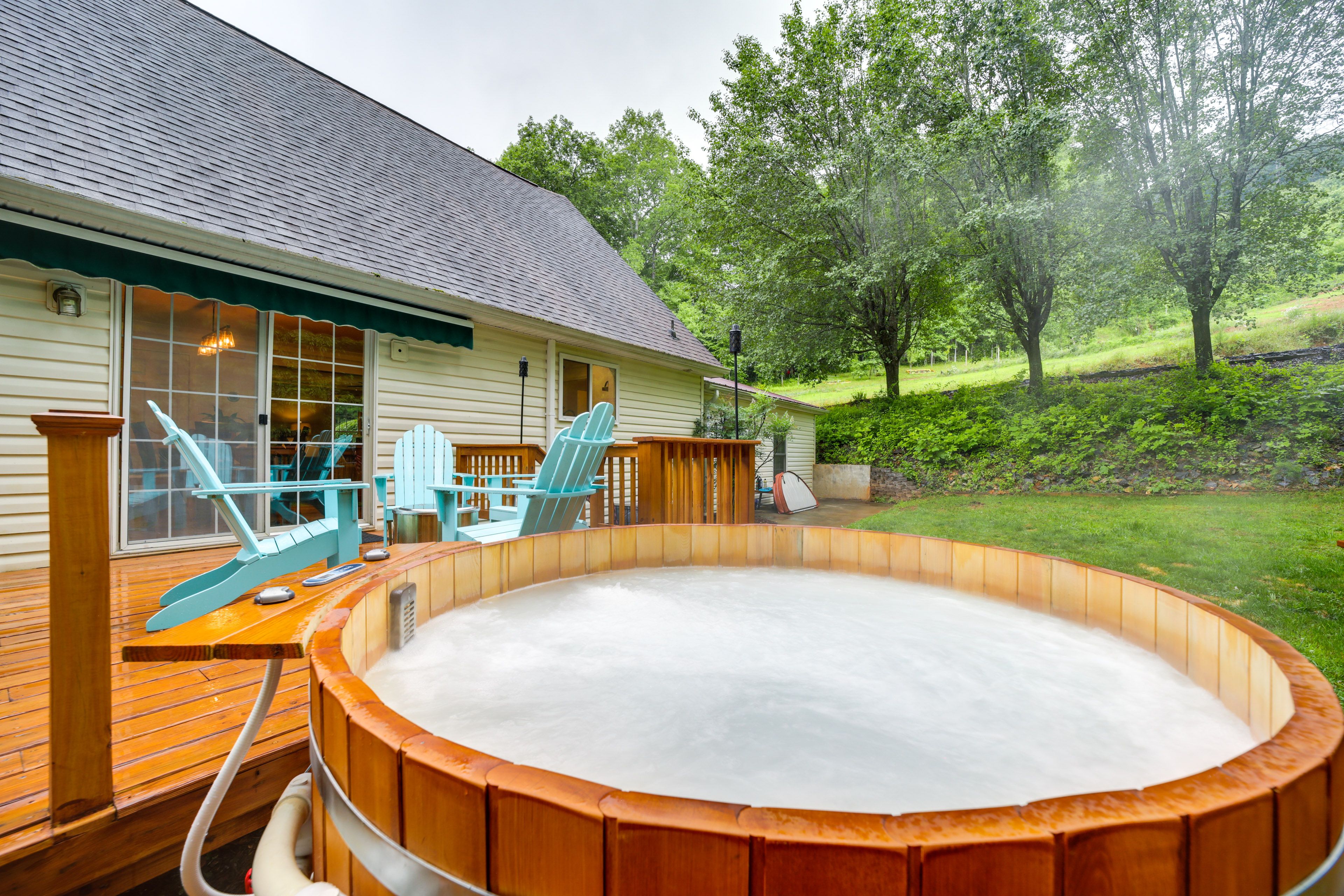 Private Cedar Hot Tub