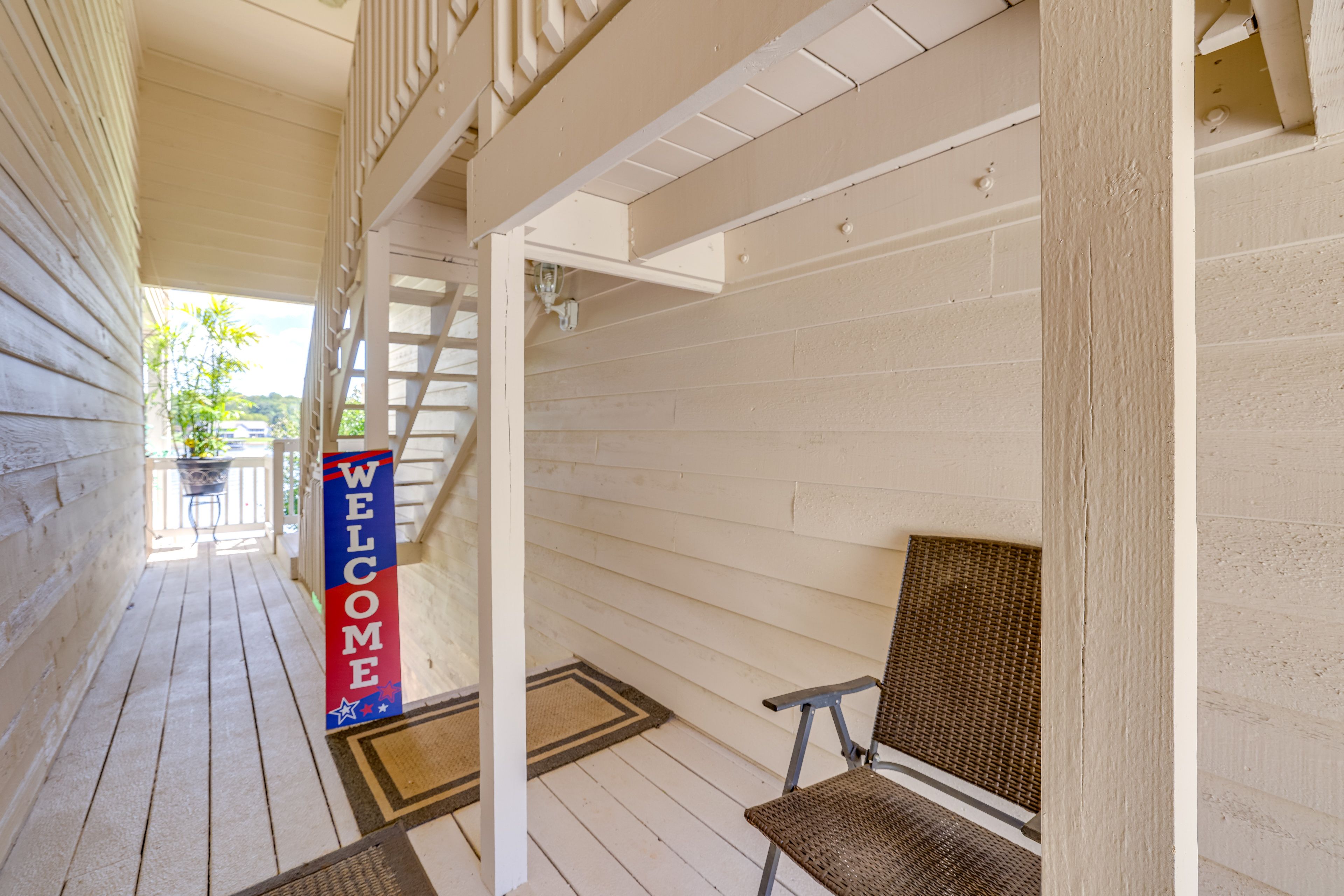 Unit Entryway