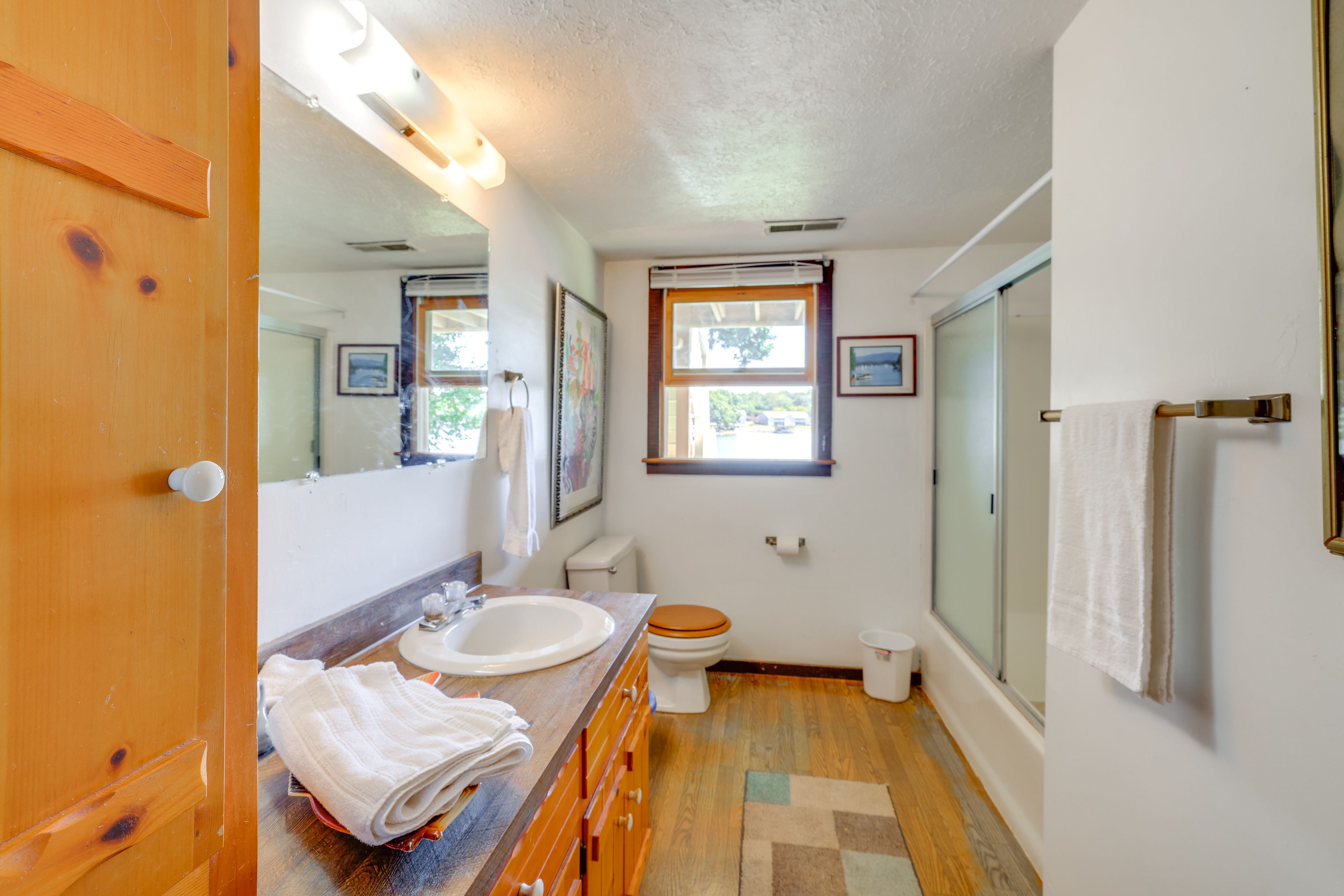 Full Bath | Complimentary Toiletries | Towels Provided
