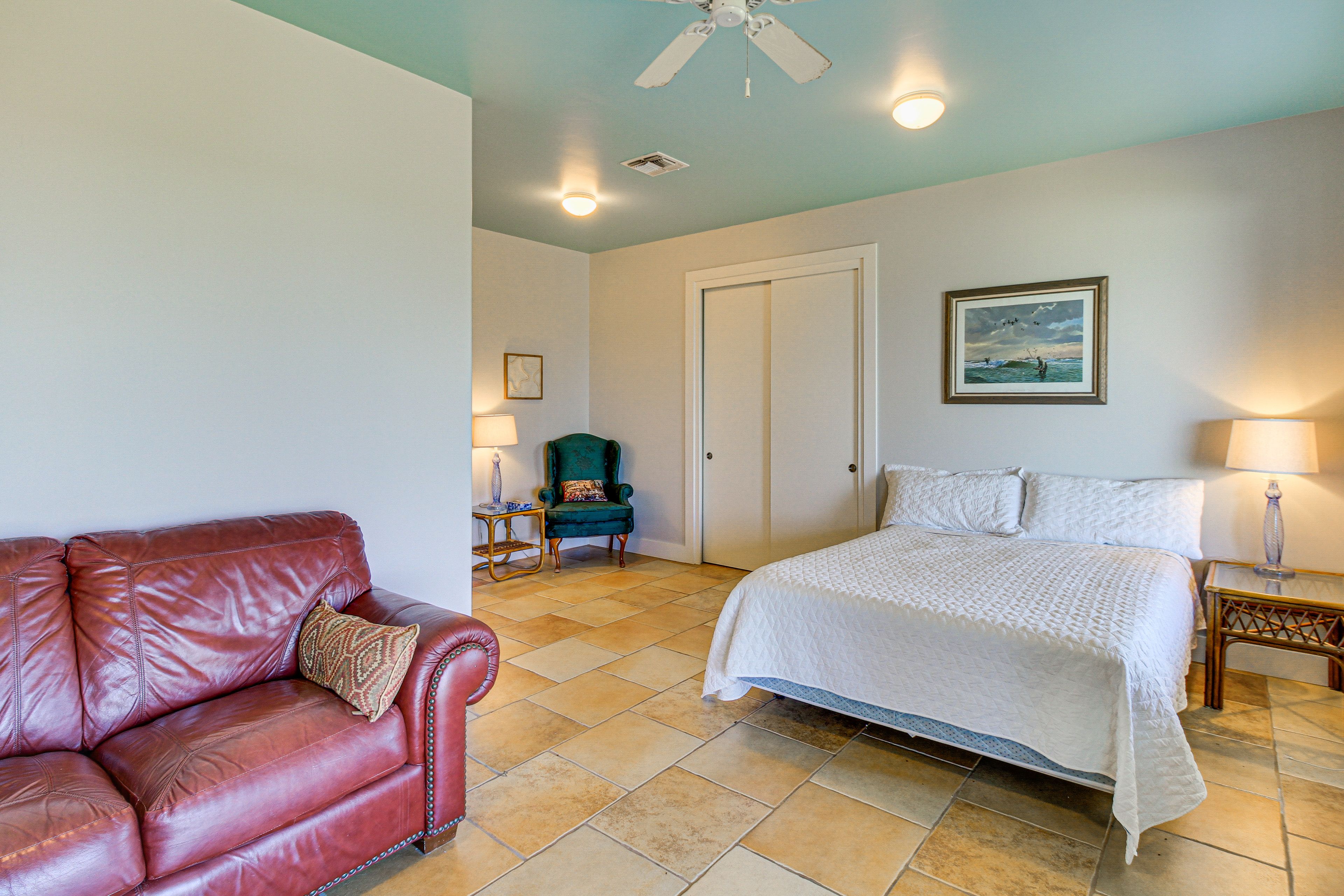 Bedroom 4 | Queen Bed