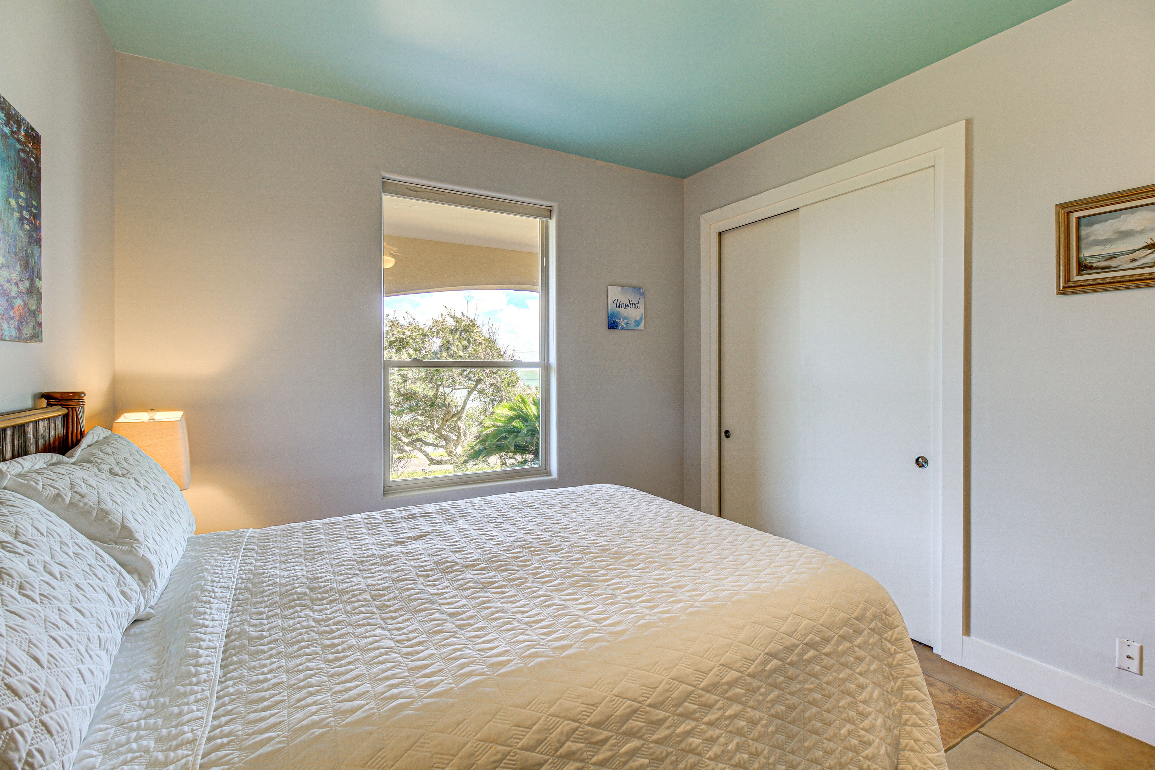 Bedroom 2 | Queen Bed