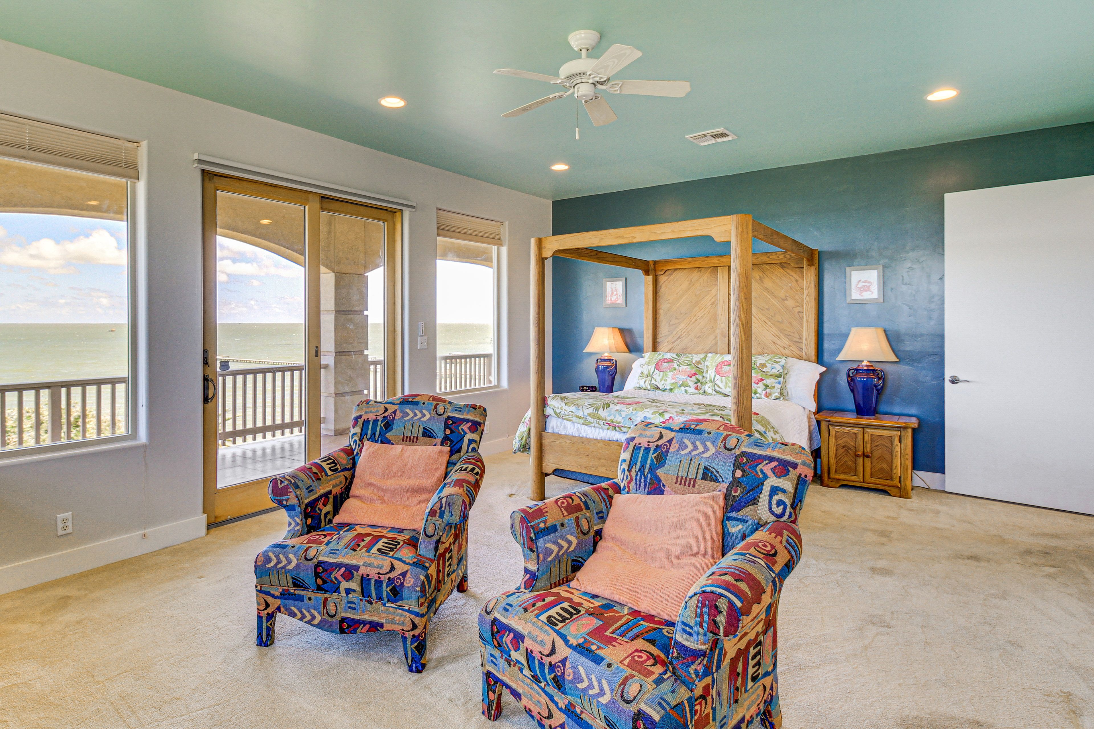 Bedroom 1 | Queen Bed | Linens Provided