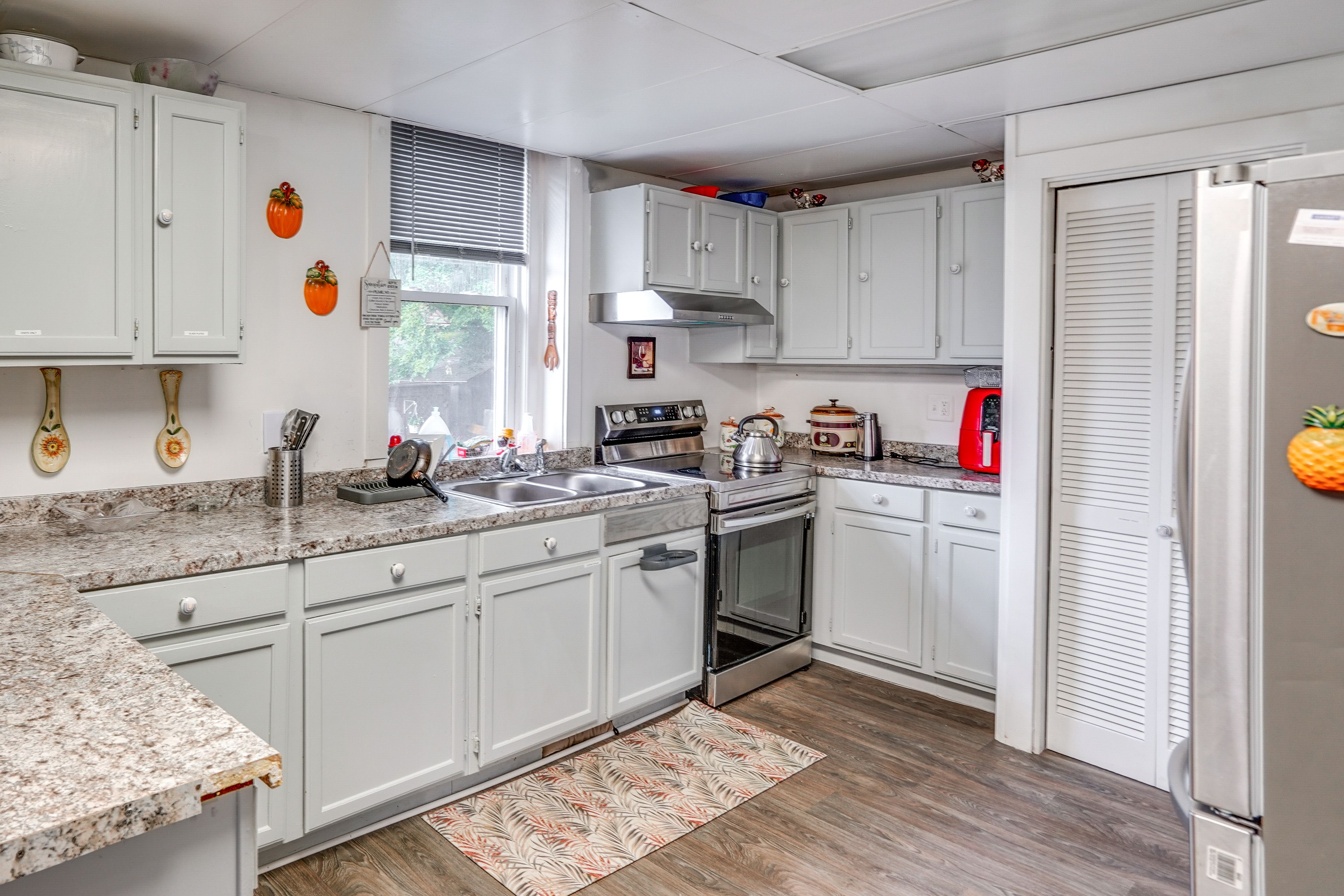 Kitchen | 1st-Floor Unit | Coffee Maker | Toaster | Blender