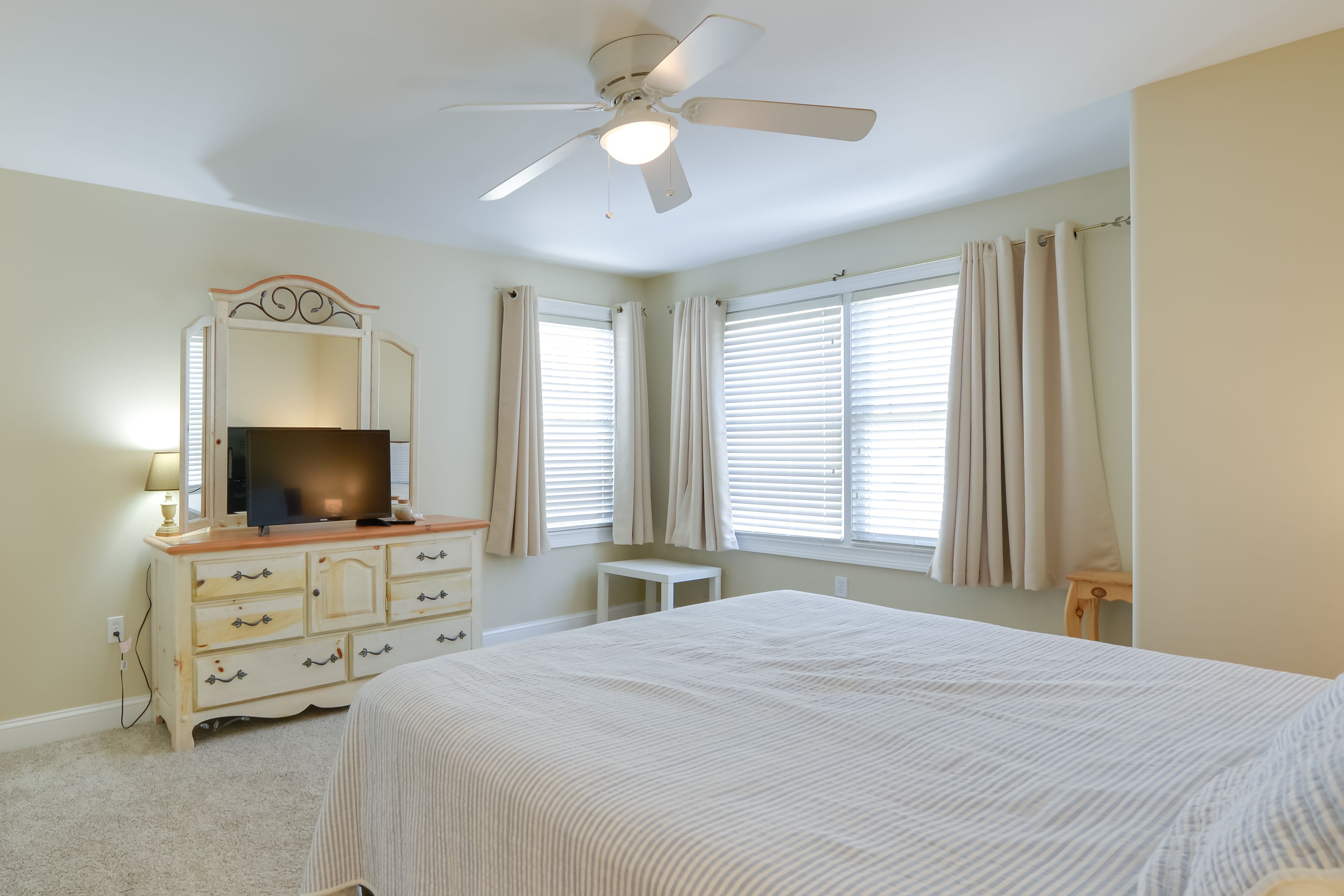 Bedroom 1 | Upper Level | King Bed | Sleeper Sofa | Linens Provided