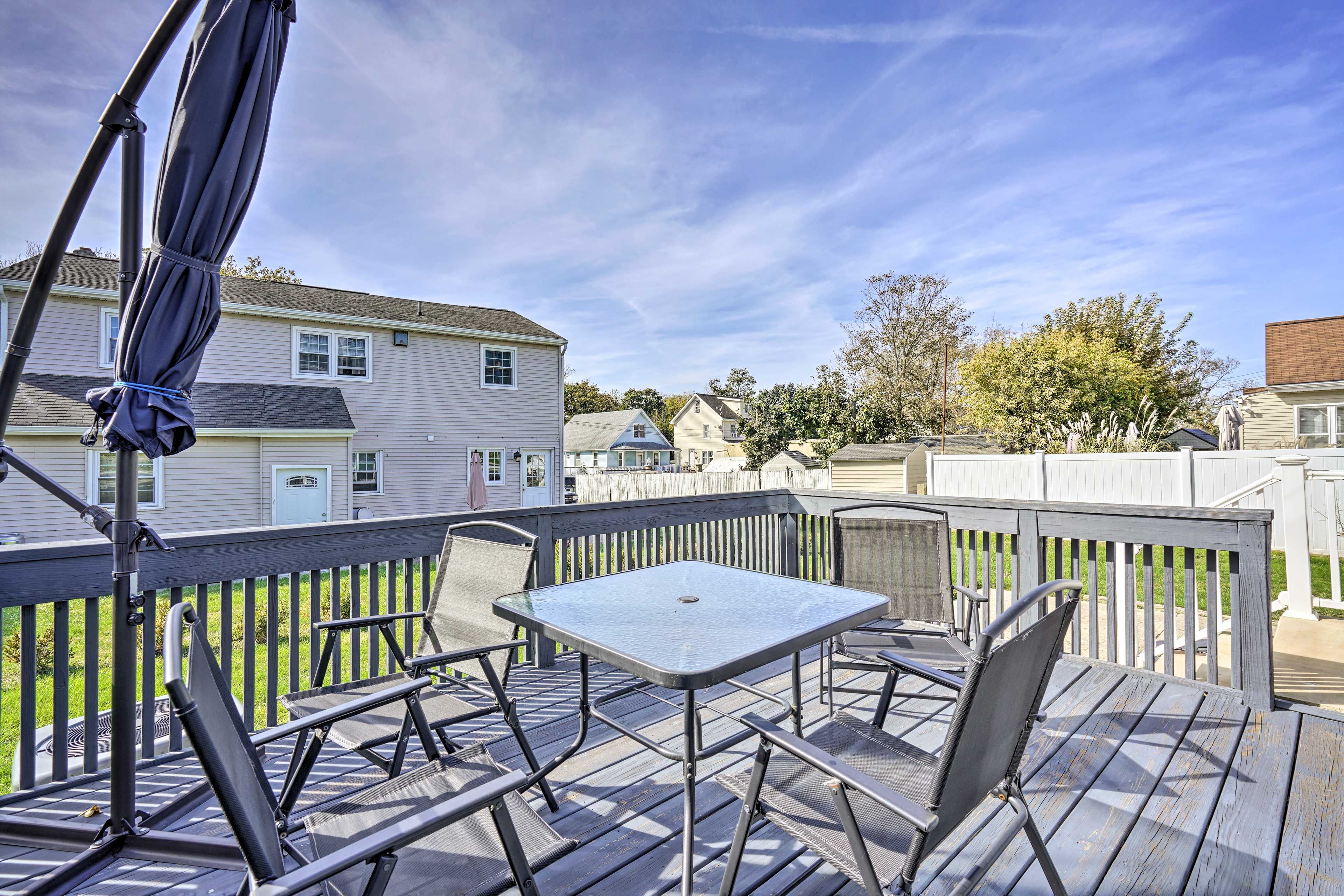 Private Deck | Gas Grill | Backyard