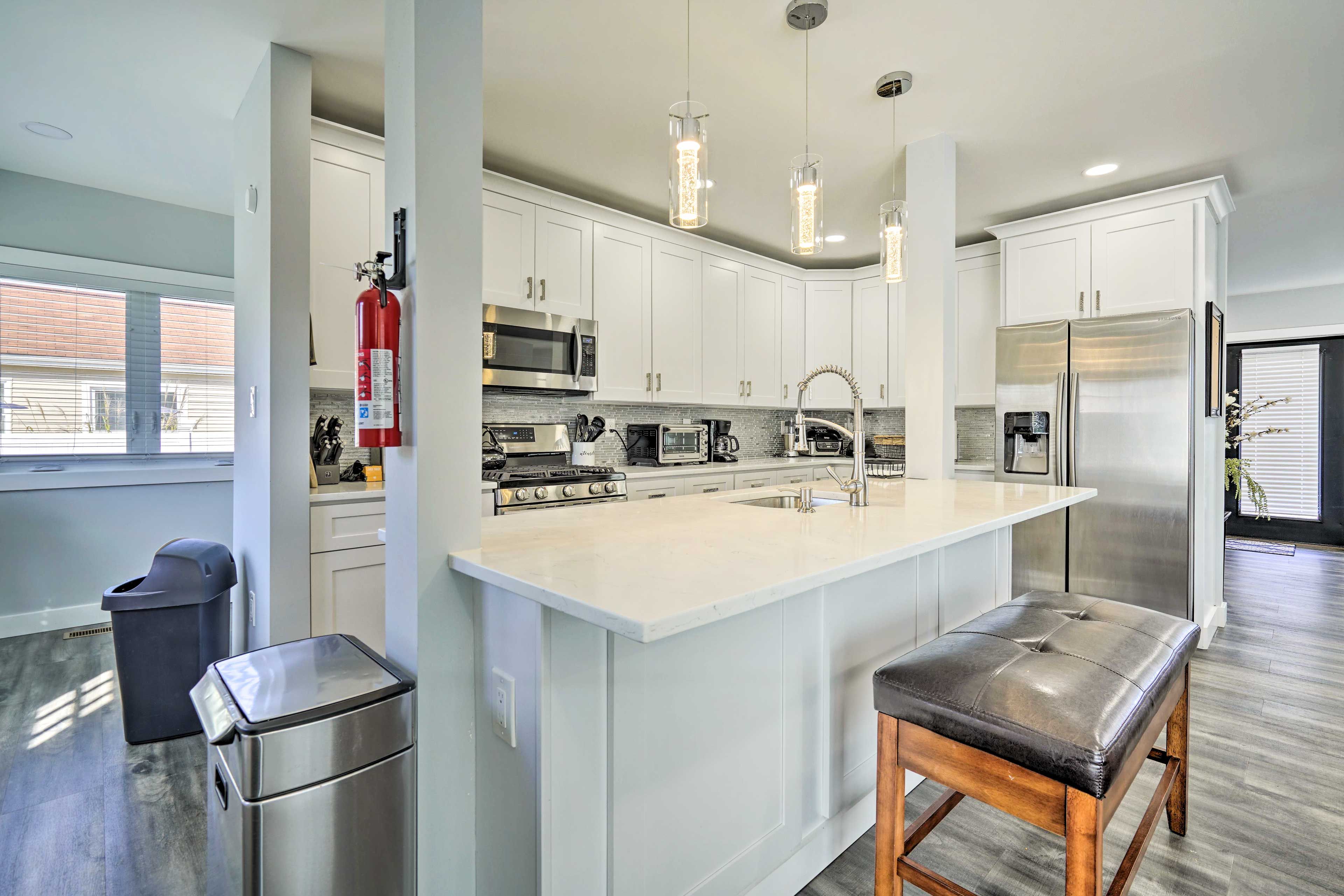 Kitchen | 1st Floor | Coffee Maker | Blender | Toaster Oven