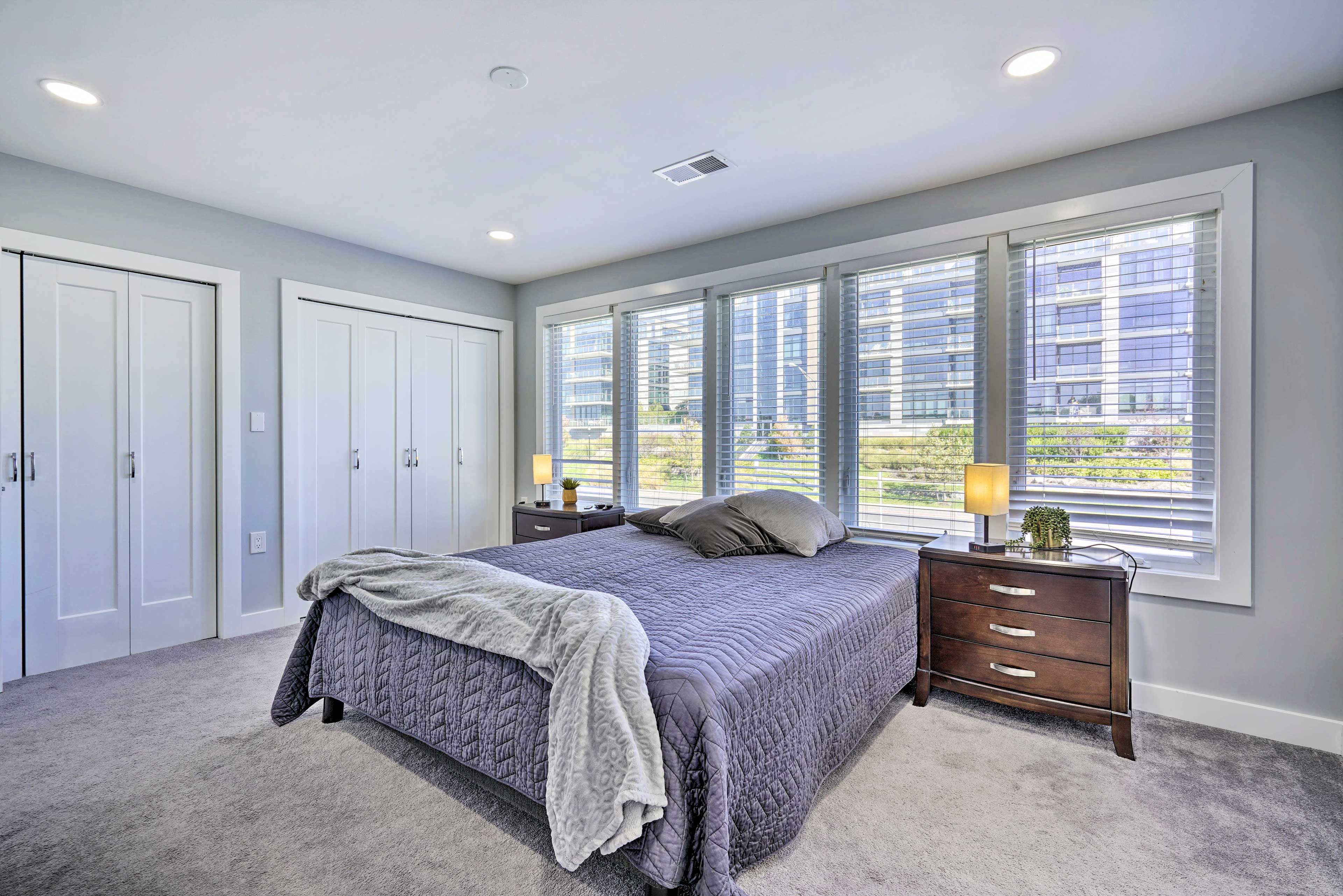 Bedroom 1 | King Bed | 2nd Floor | Smart TV | En-Suite Bathroom