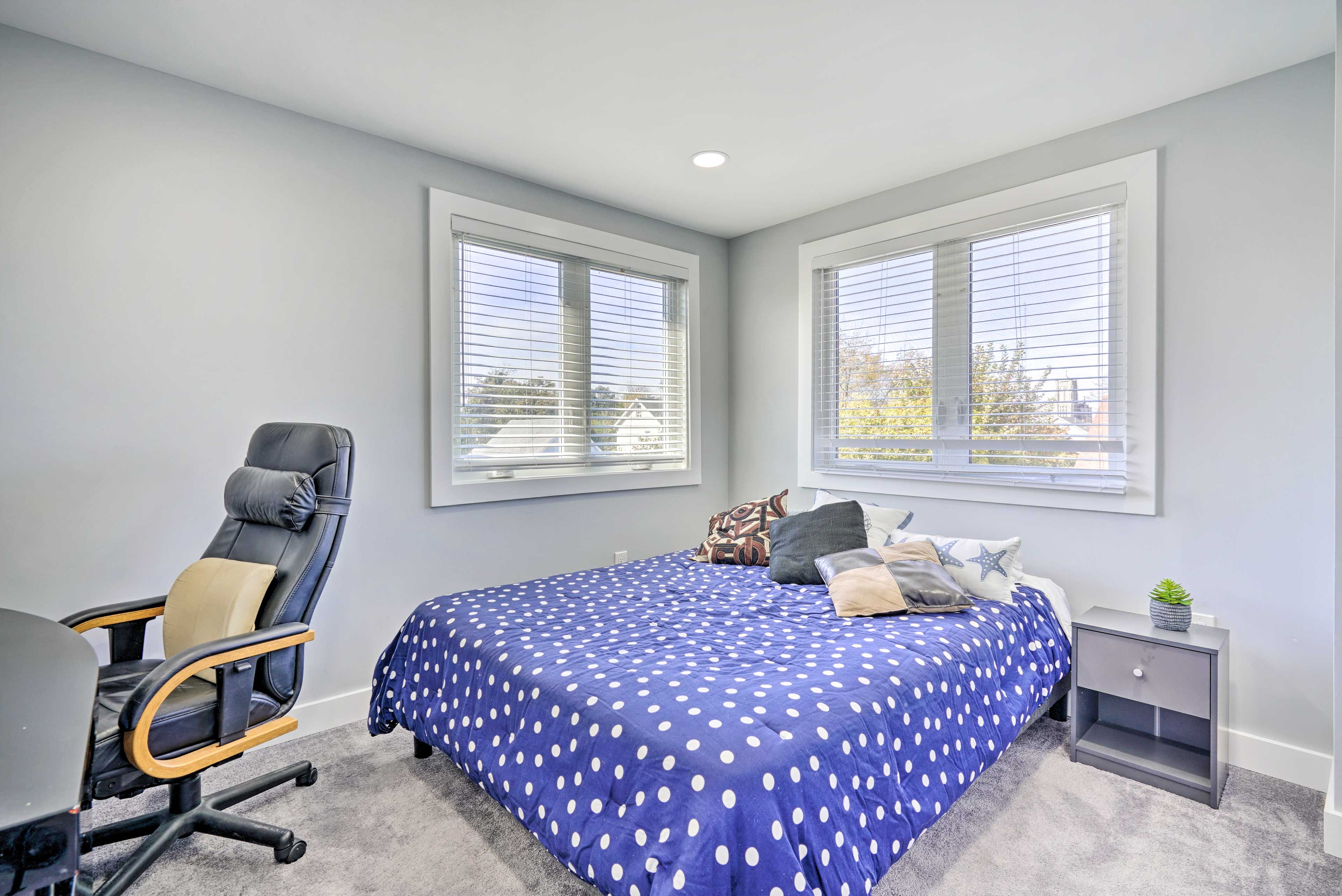 Bedroom 2 | Queen Bed | 2nd Floor | Desk w/ Printer