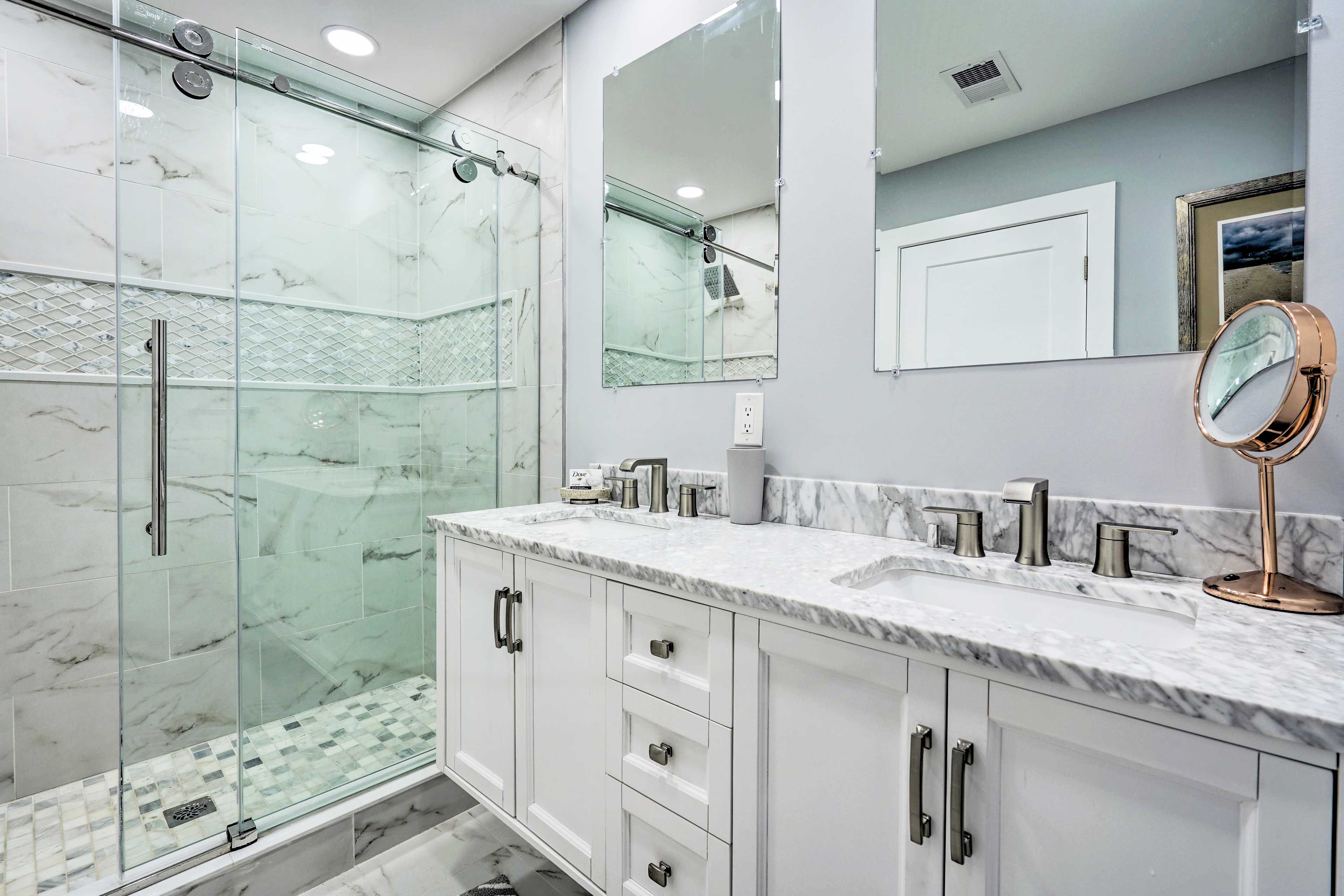 En-Suite Bathroom | Towels Provided