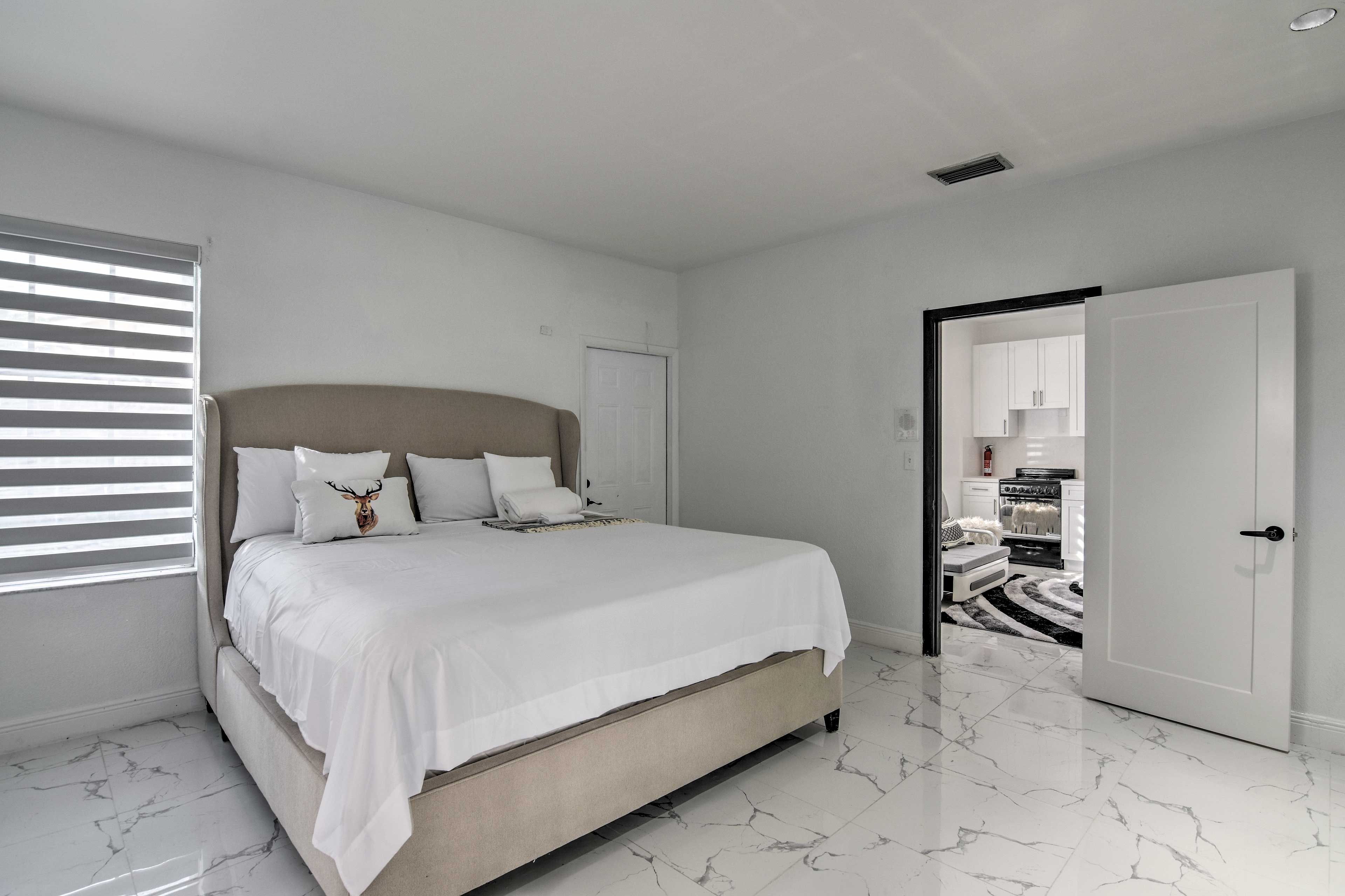 Bedroom | California King Bed | Linens Provided