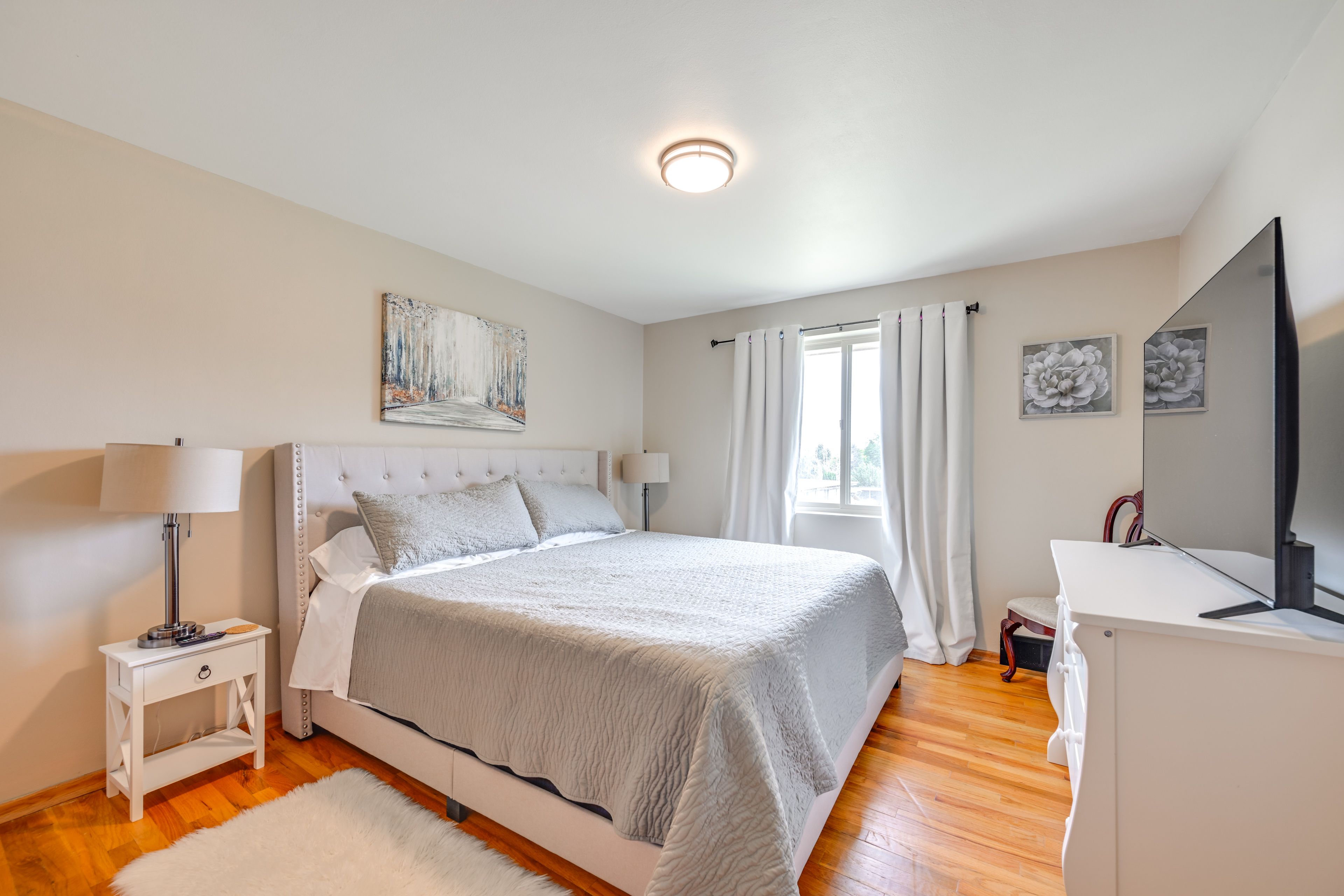 Bedroom 3 | King Bed | Smart TV | 1st Floor