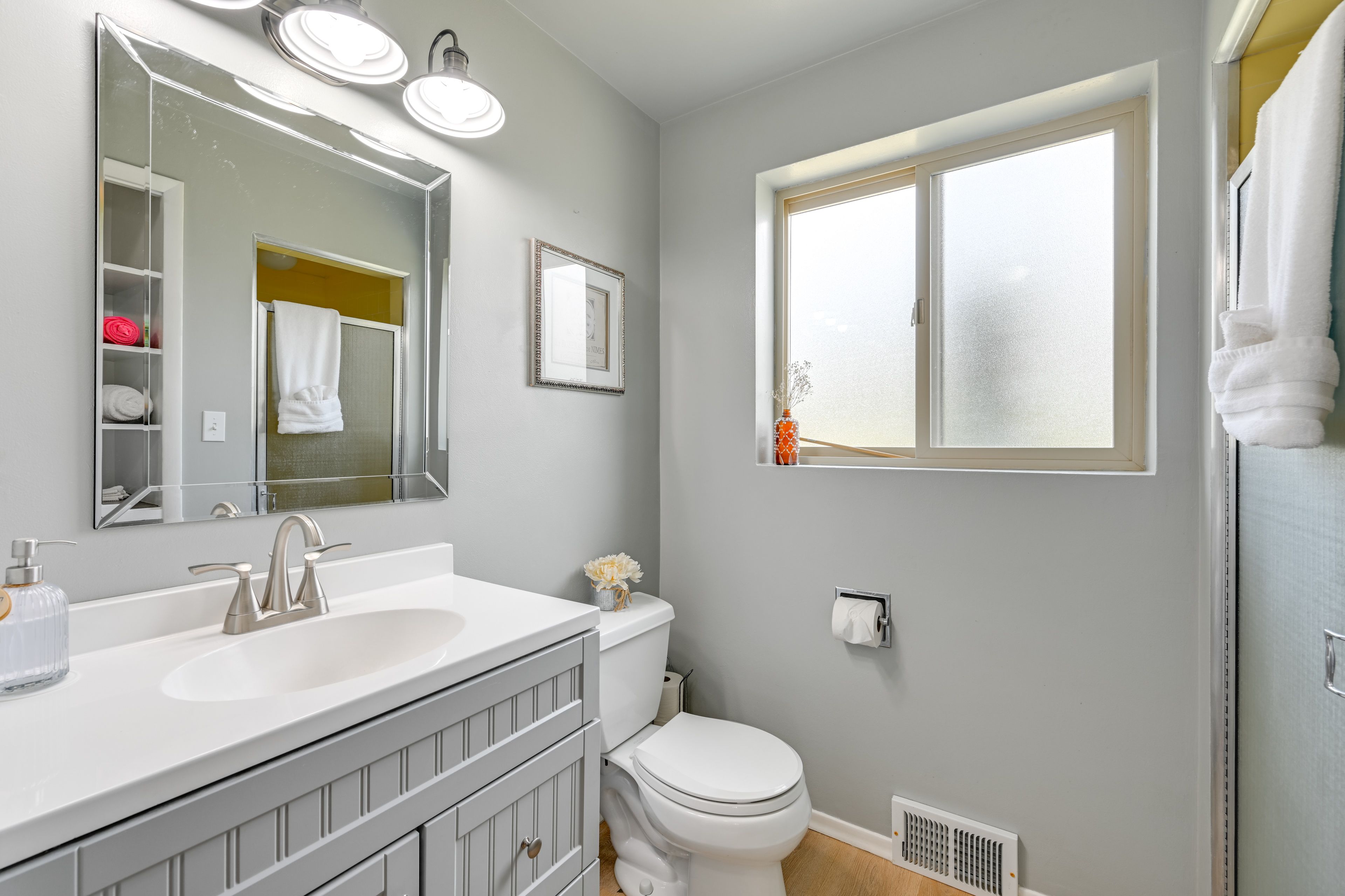 Bathroom | Complimentary Toiletries | Towels Provided | 1st Floor