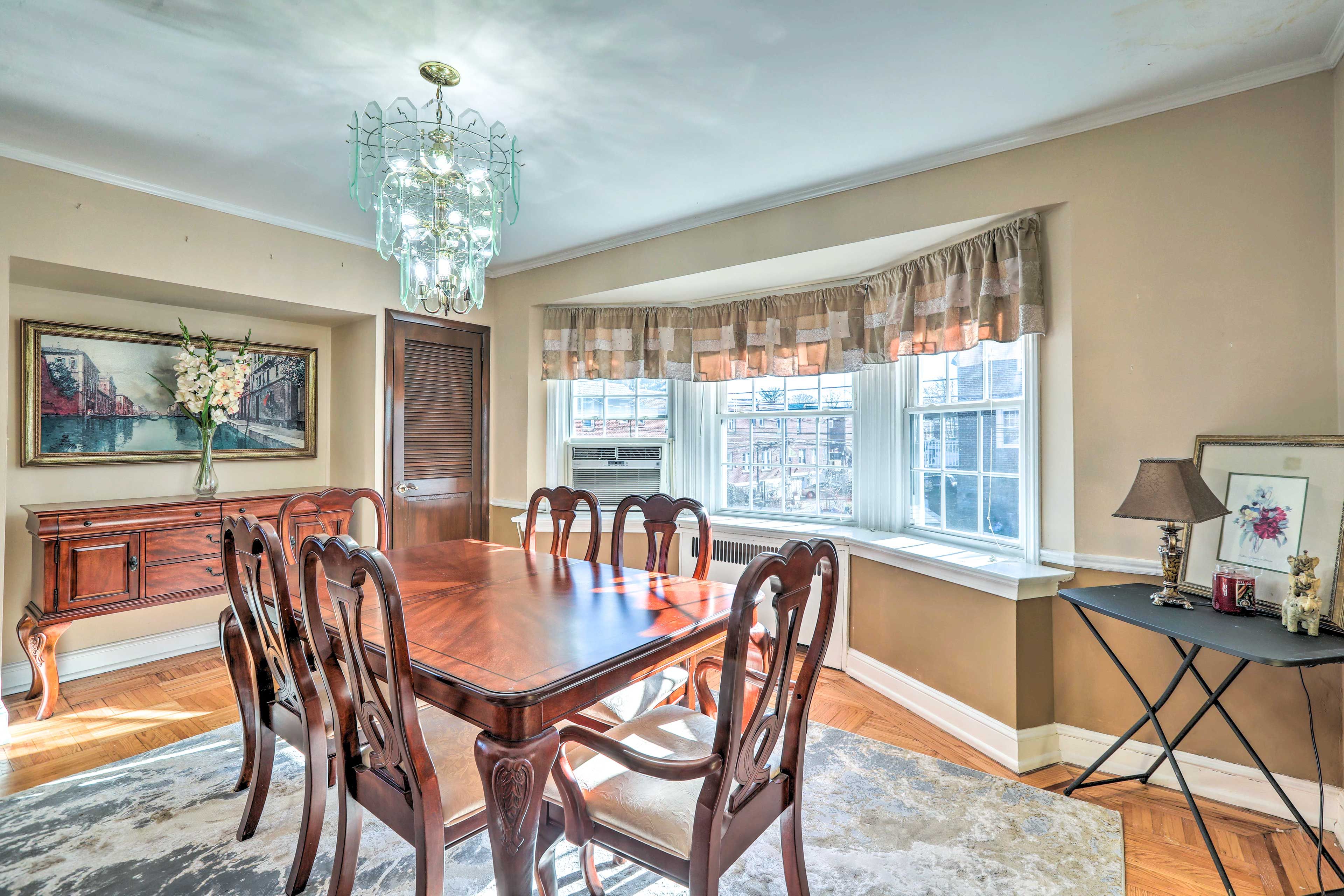 Formal Dining Area | Dishware/Flatware
