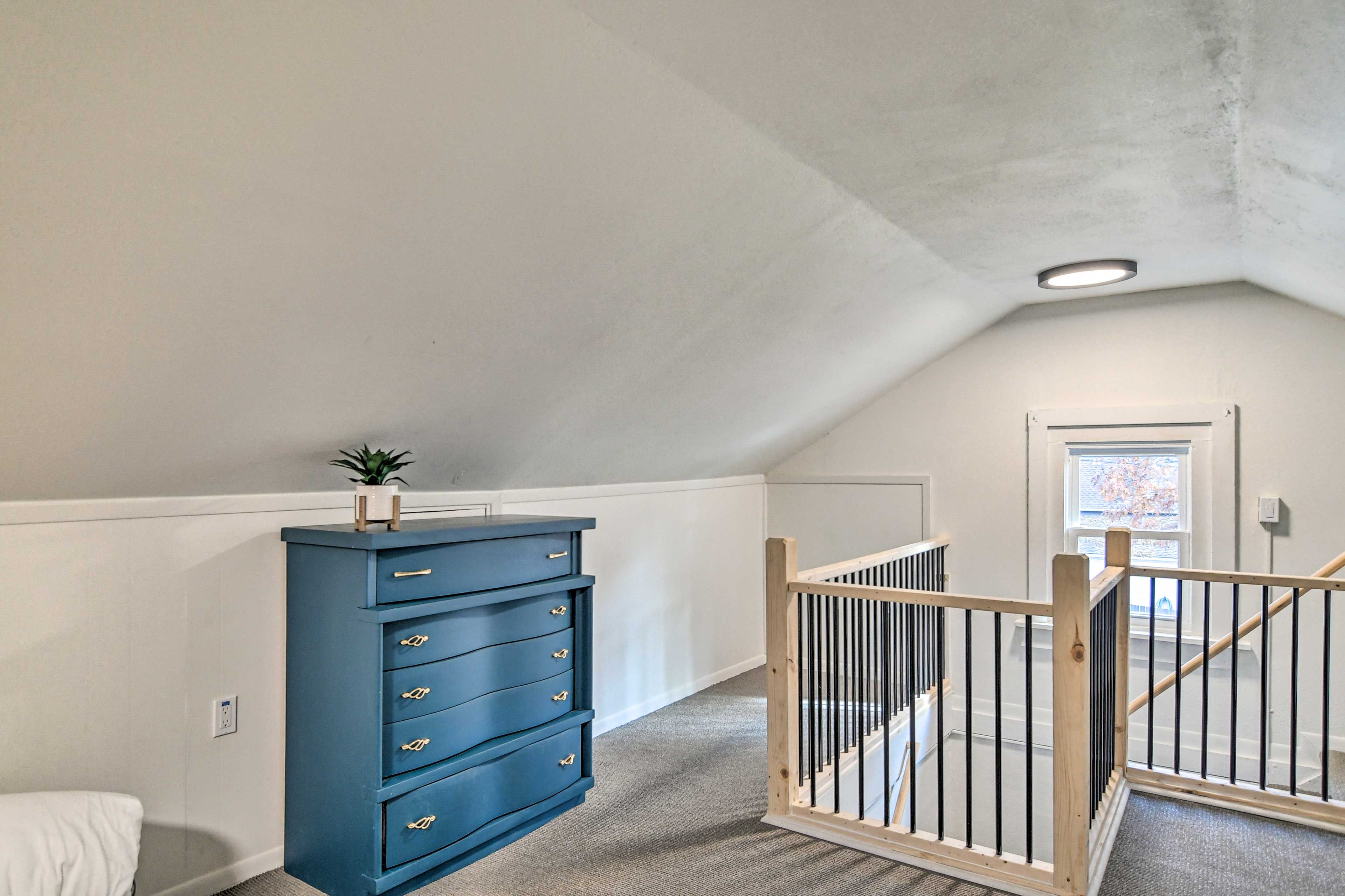 Bedroom 3 (Loft) | 3 Twin Beds | Smart TV | 2nd Floor