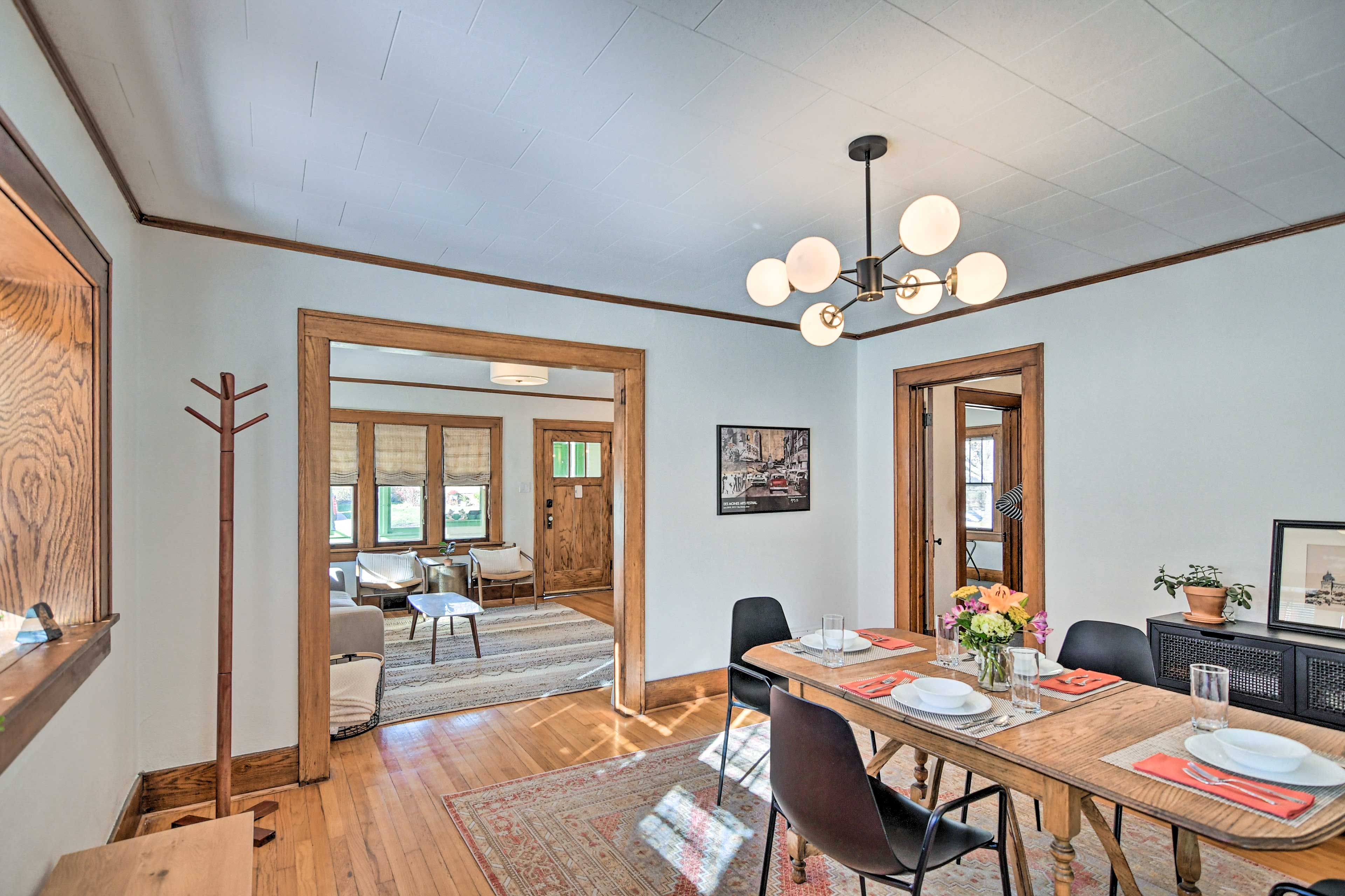 Dining Area | Dishware/Flatware