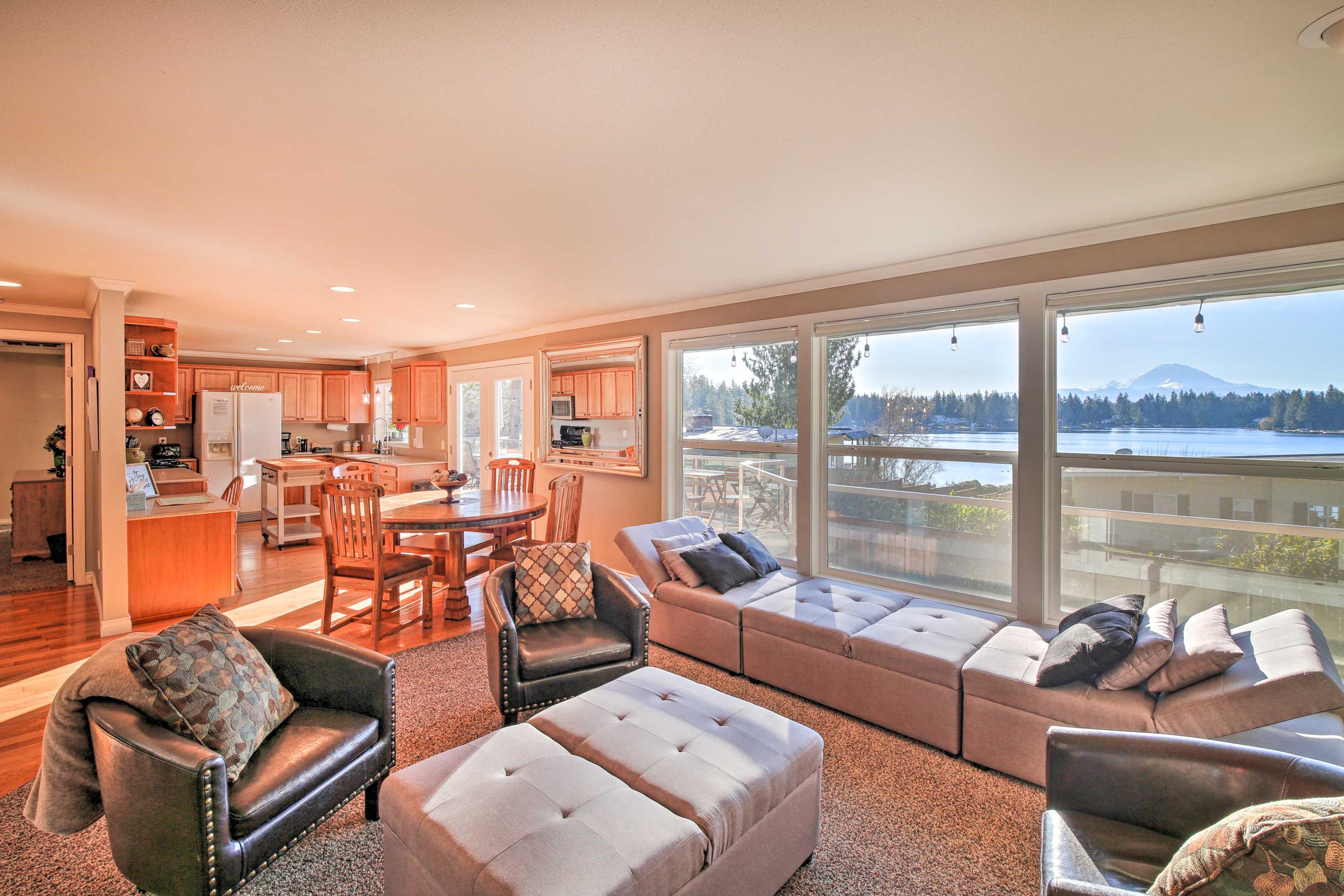 Kent Vacation Rental | 4BR | 2.5BA | Stairs Required for Access | 2,400 Sq Ft