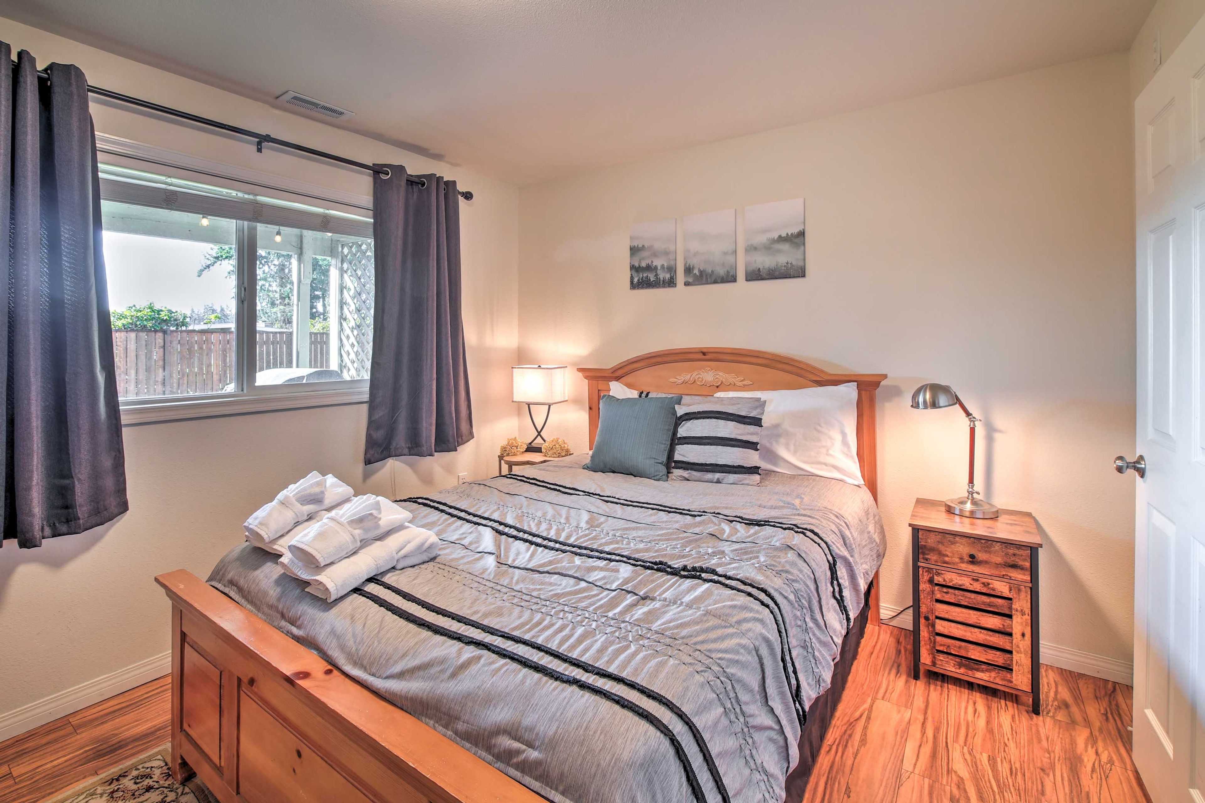 Bedroom 3 | 1st Floor | Queen Bed