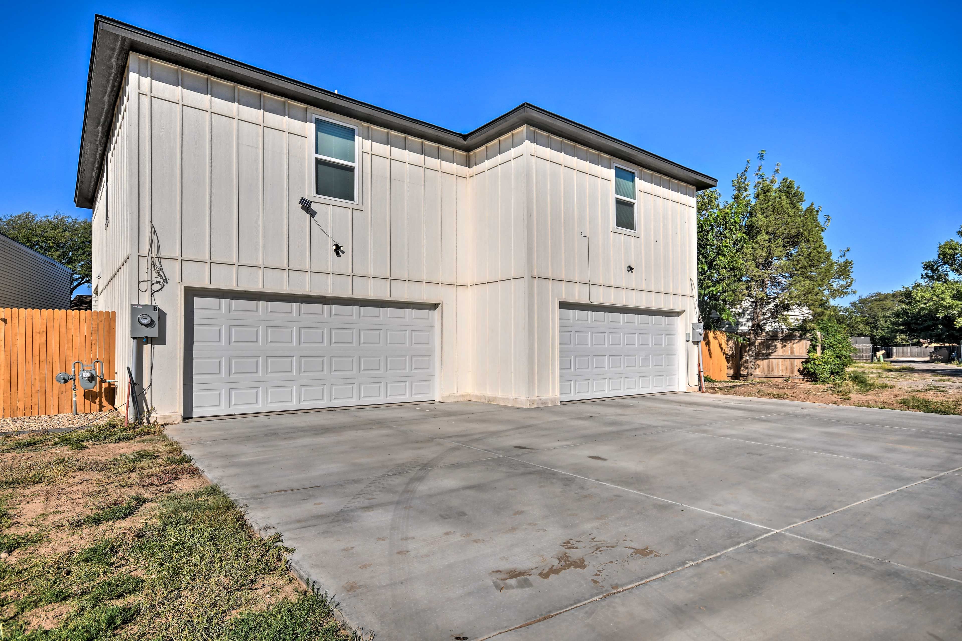 Property Exterior | Free Street Parking