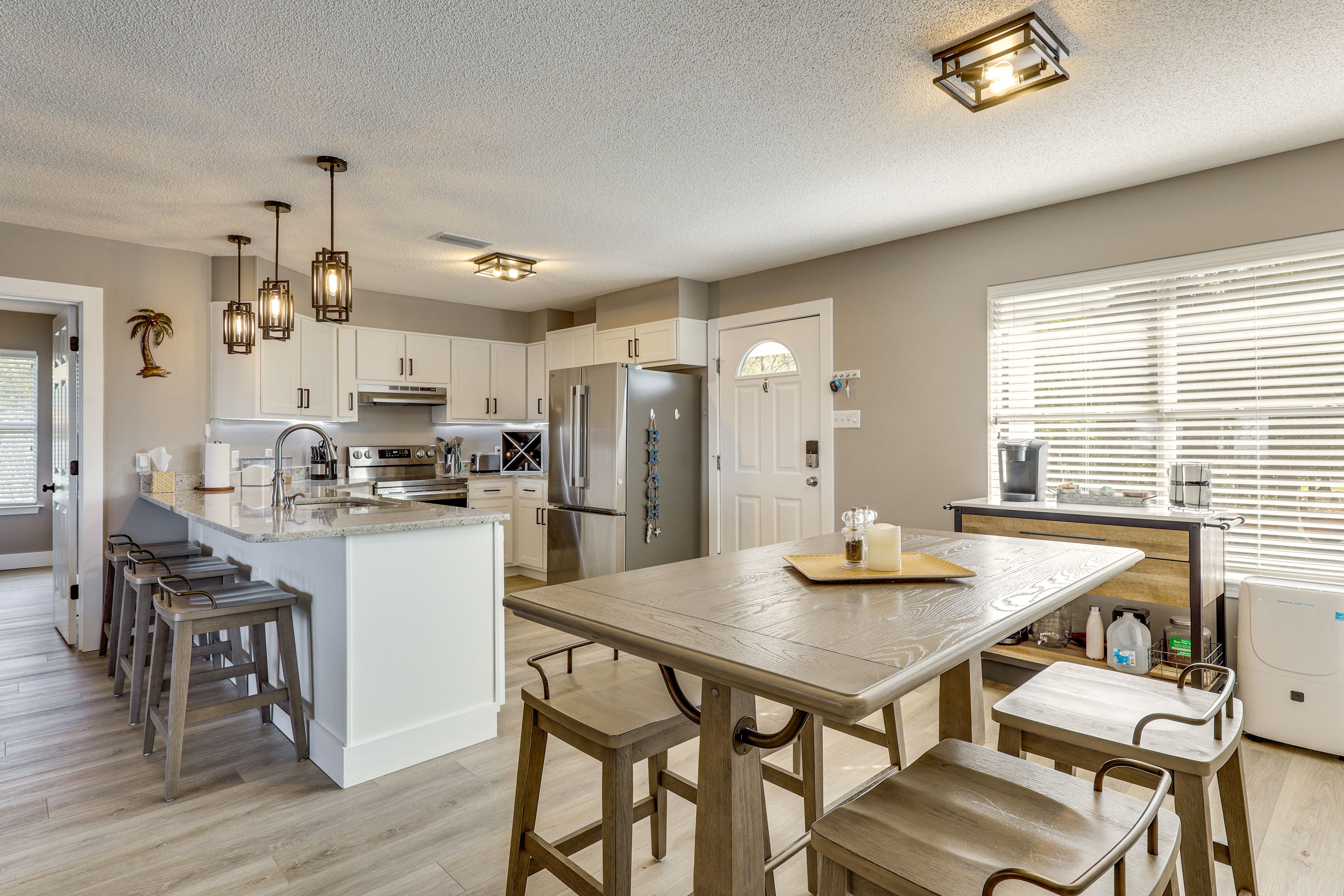 Interior | Open Floor Plan | Free WiFi