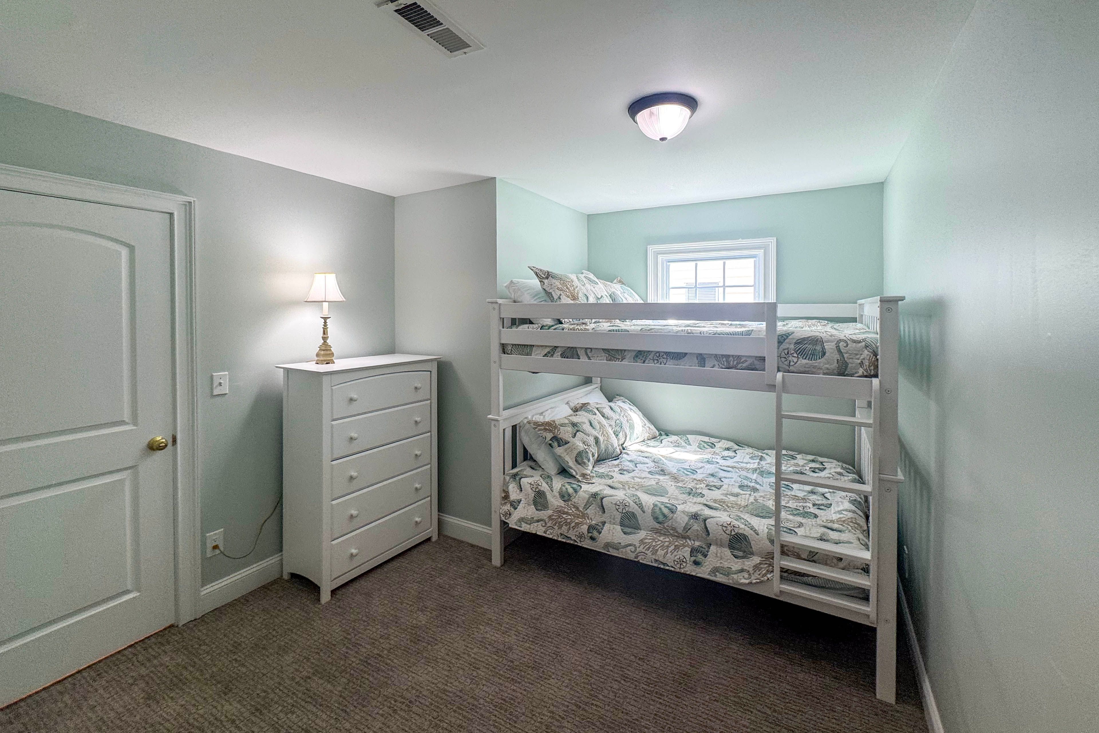 Bedroom 5 | 2 Queen Bunk Beds | 3rd Floor