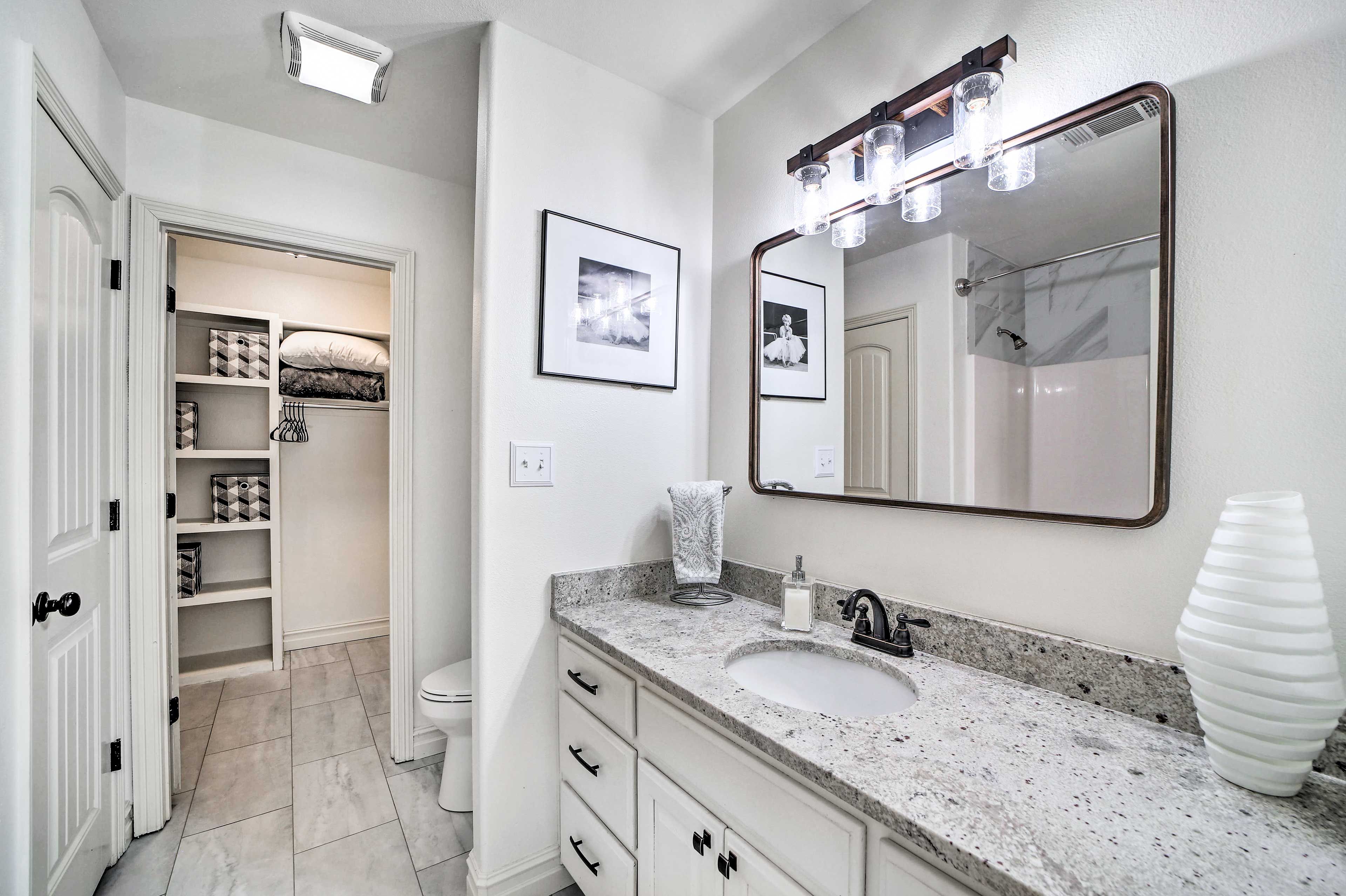 En-Suite Bathroom | Towels Provided