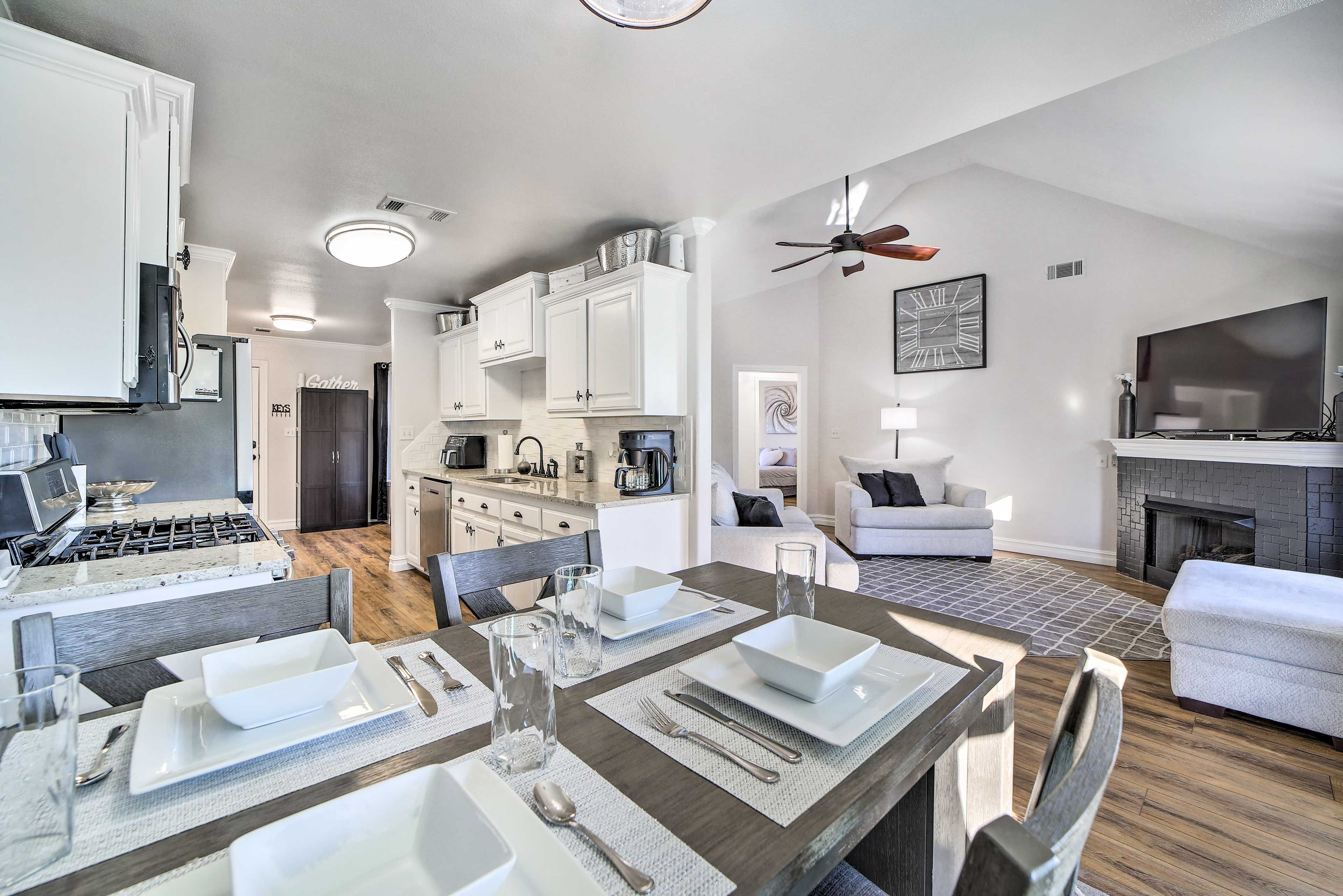 Dining Area | Dishware & Flatware Provided