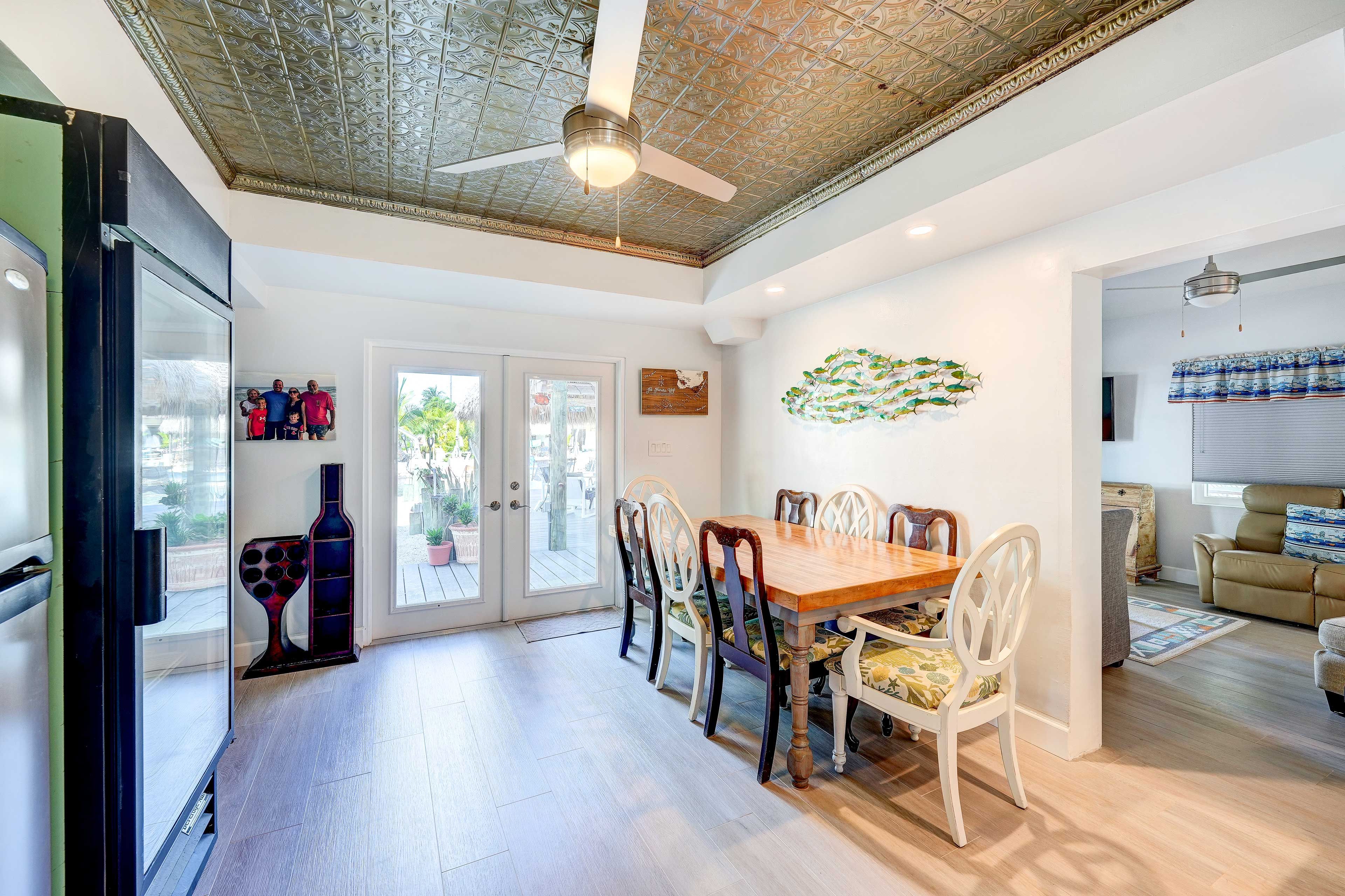 Dining Area | Dishware/Flatware | Trash Bags/Paper Towels