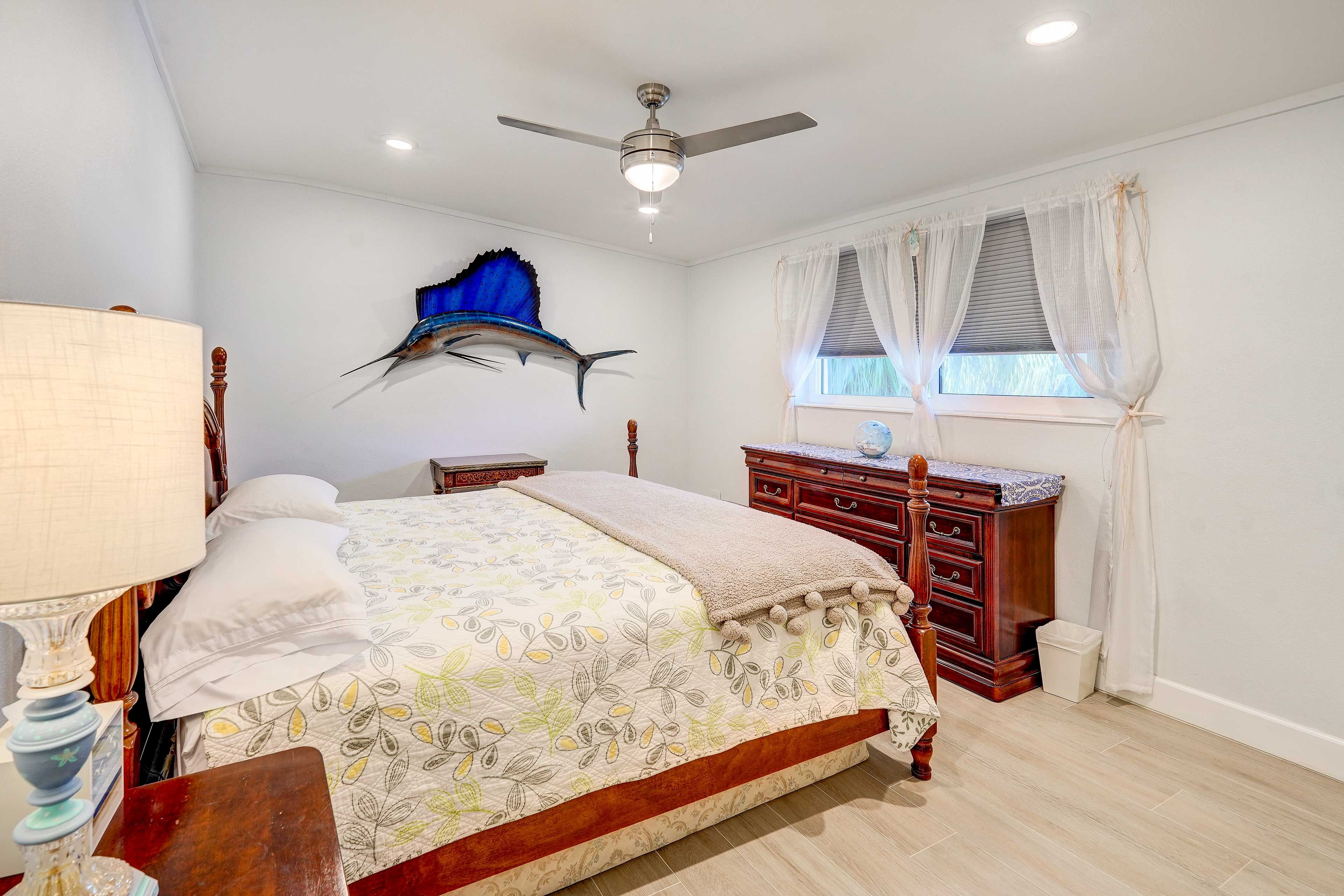 Bedroom 1 | King Bed | 2nd Floor | Linens Provided