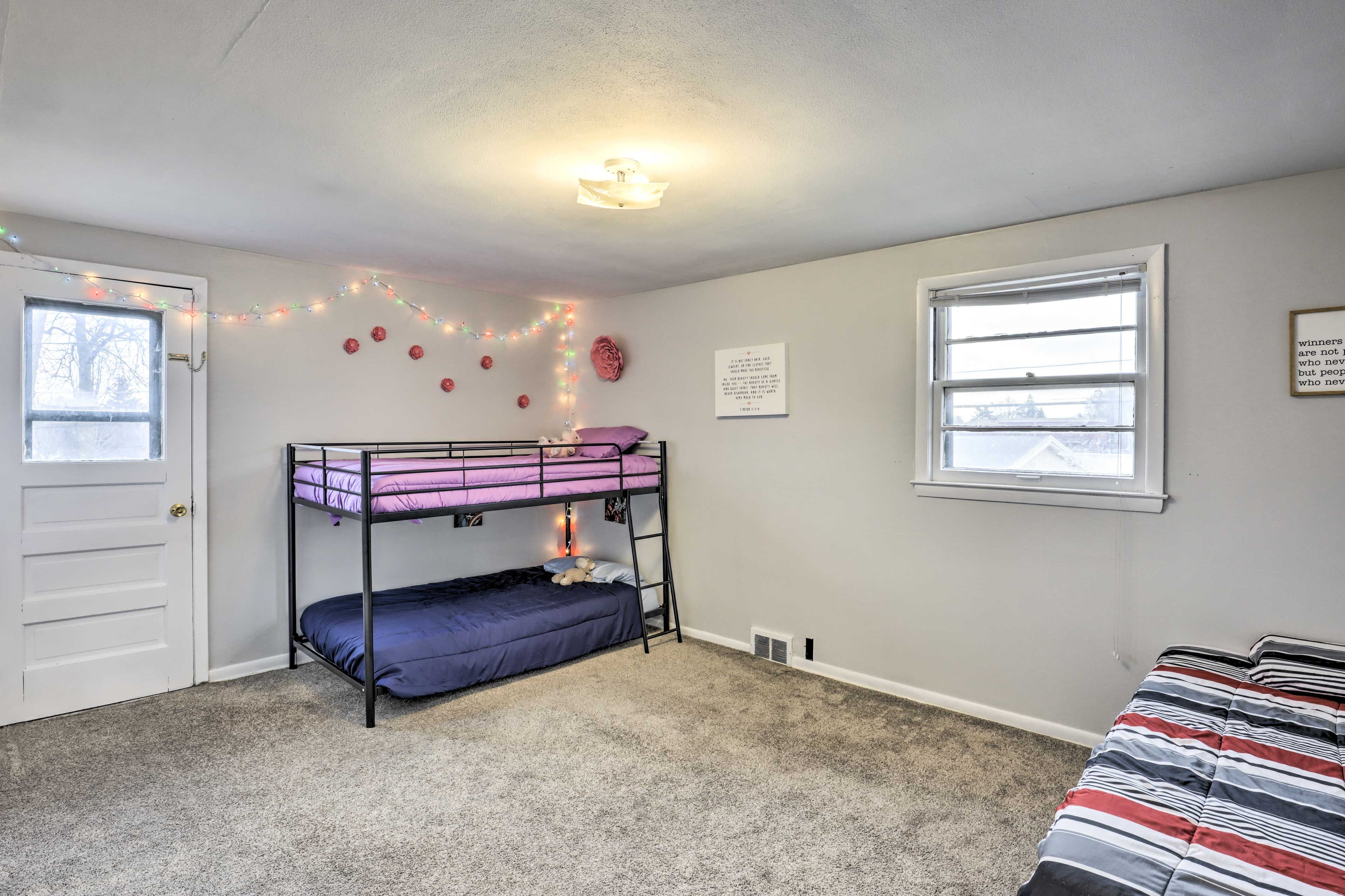 Bedroom 3 | Twin Bunk Bed | Twin Bed