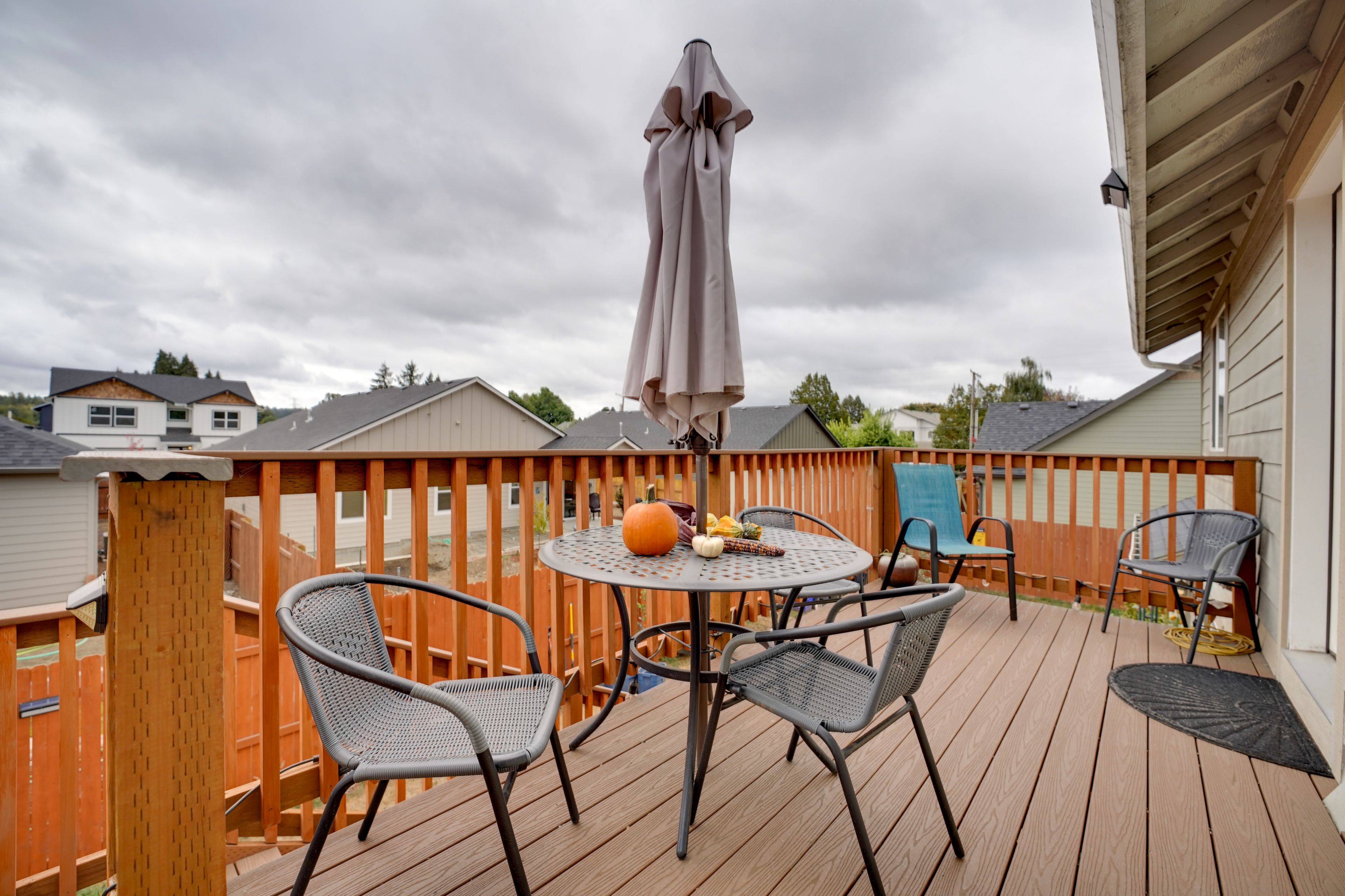 Springfield Vacation Rental | 1,250 Sq Ft | 3BR | 1BA | Stairs Required