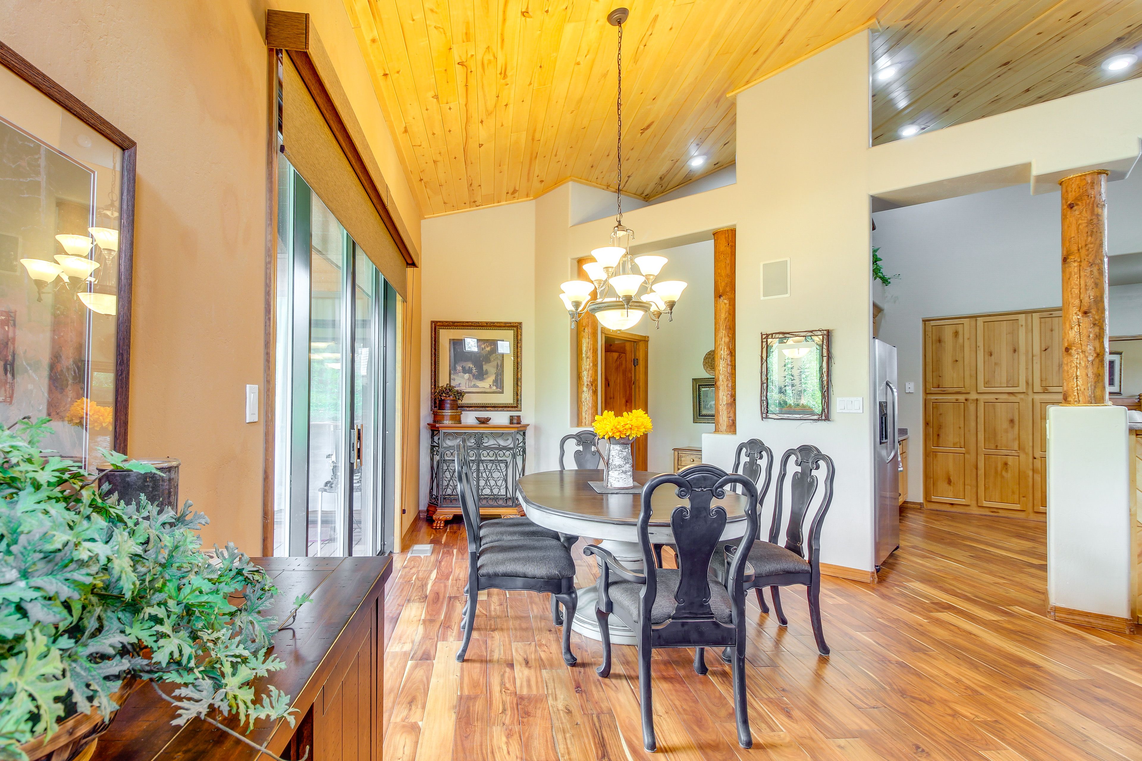 Dining Area | Dishware & Flatware Provided | Breakfast Bar w/ Additional Seating