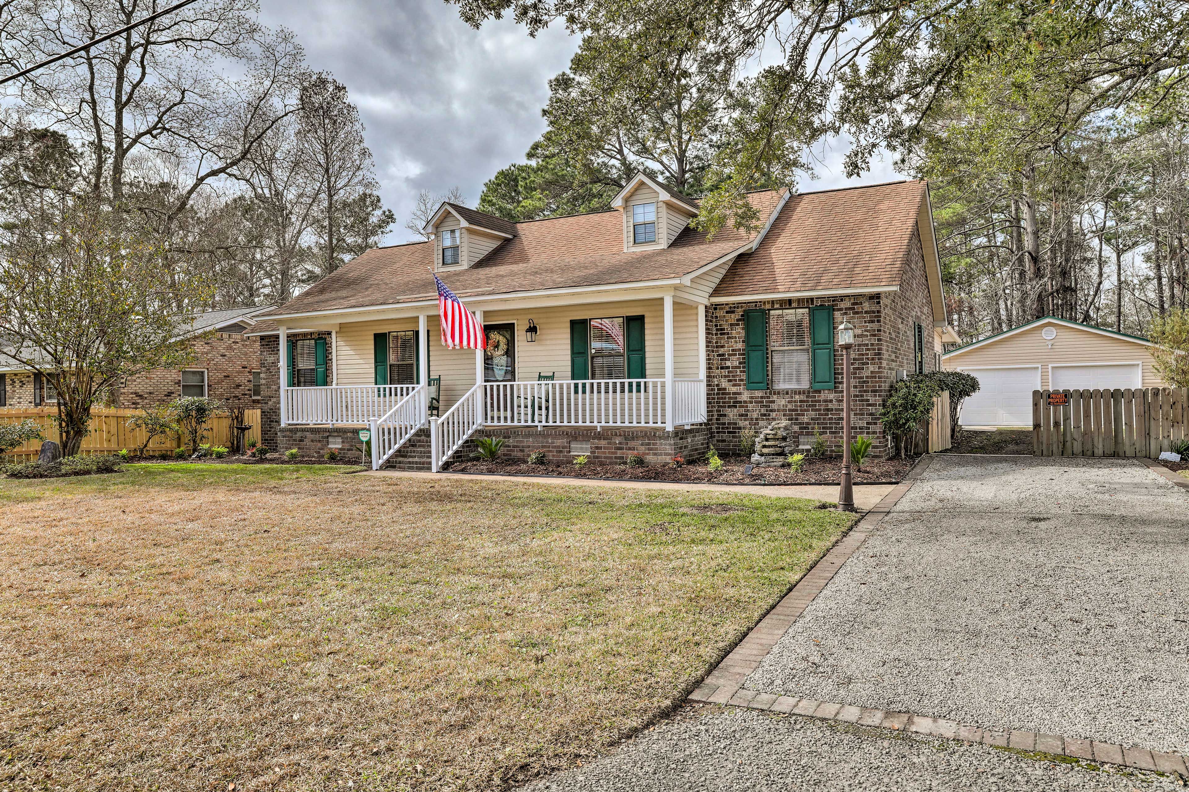 Moncks Corner Vacation Rental | 2BR | 2.5BA | 4 Stairs Required to Enter