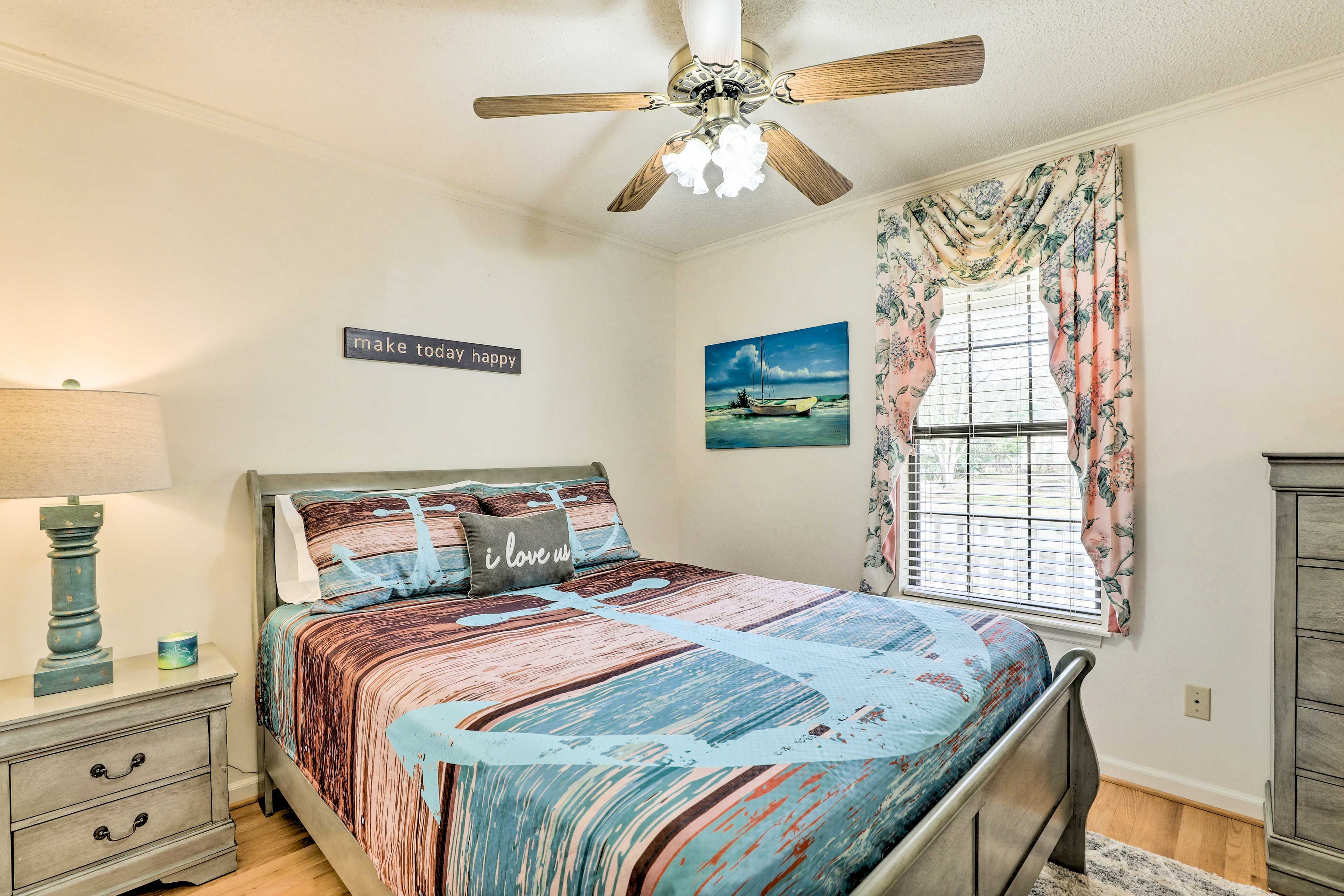 Bedroom 2 | Queen Bed | Linens Provided