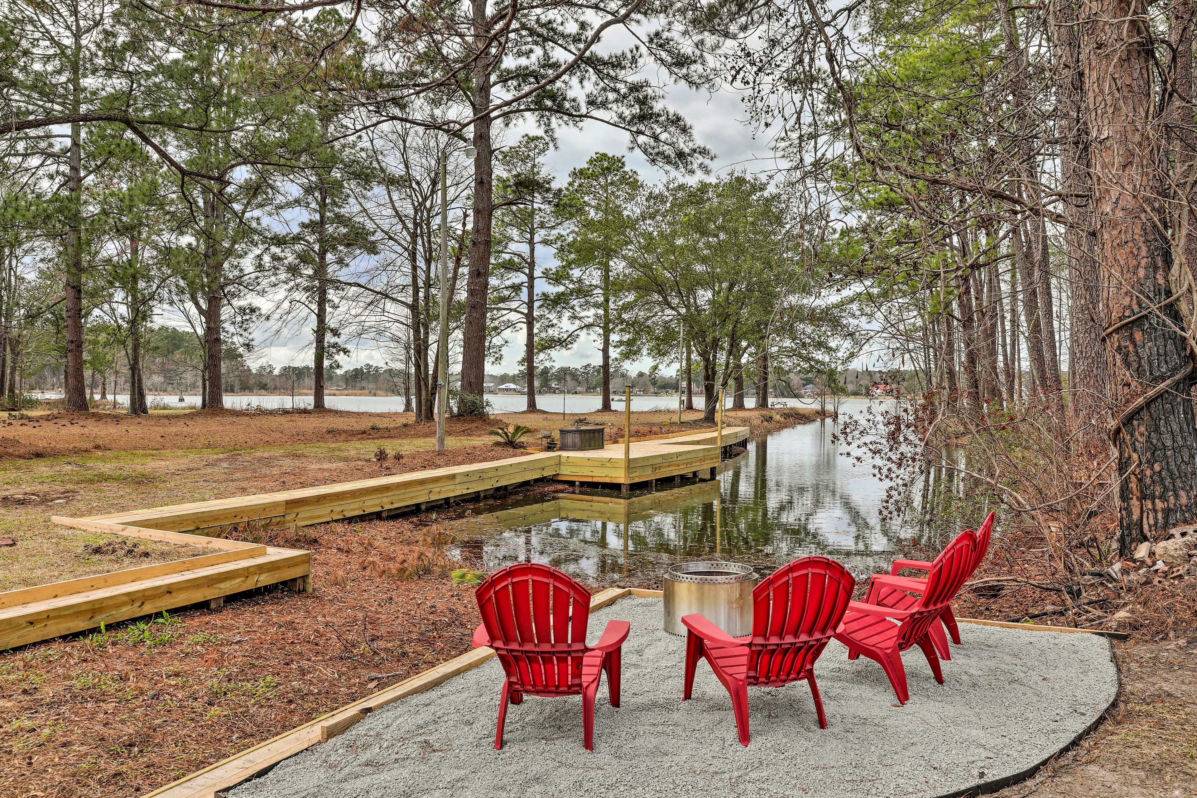 Outdoor Space | 1,600 Sq Ft | Private Dock | Keyless Entry