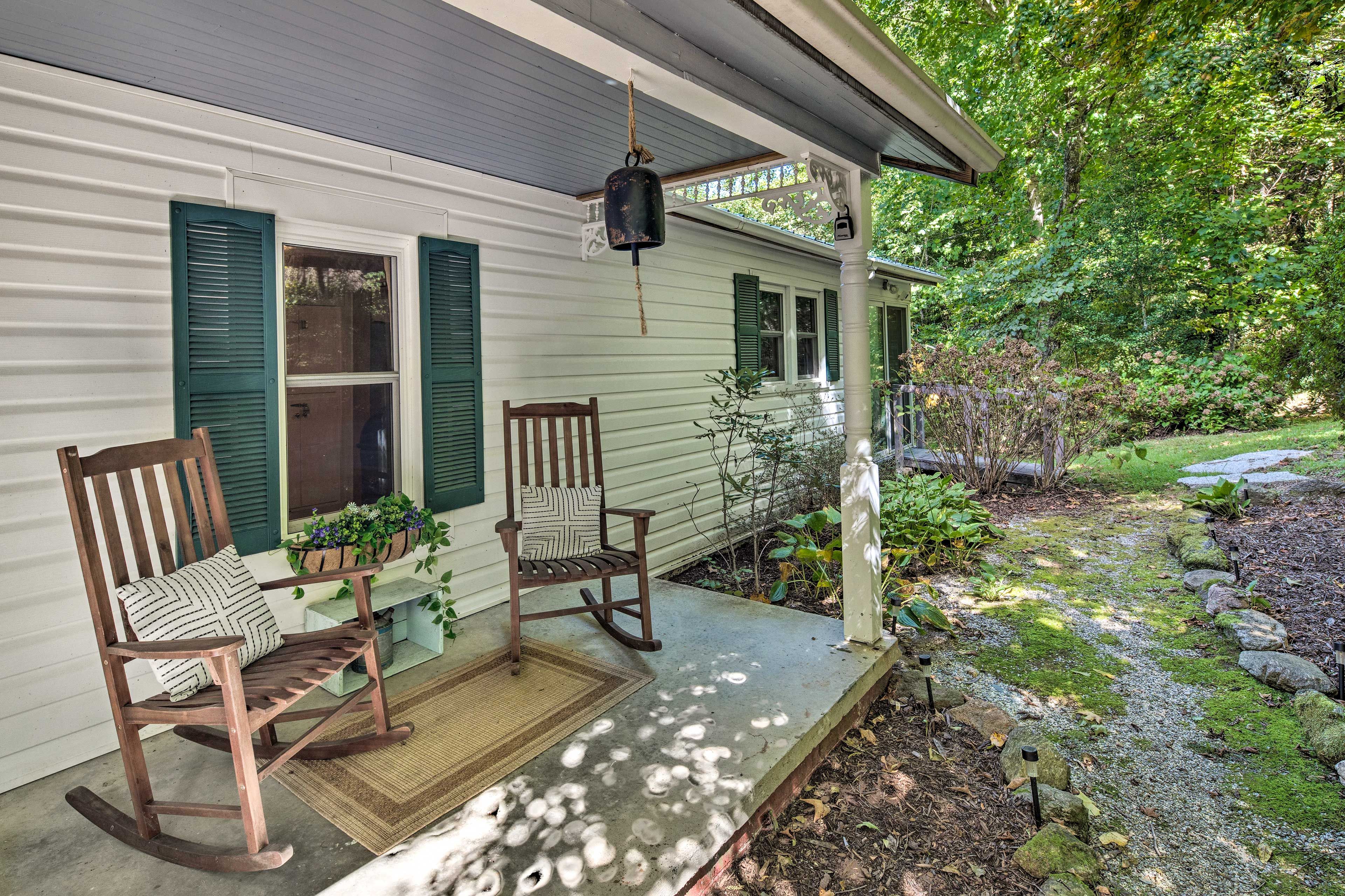 Covered Side Porch