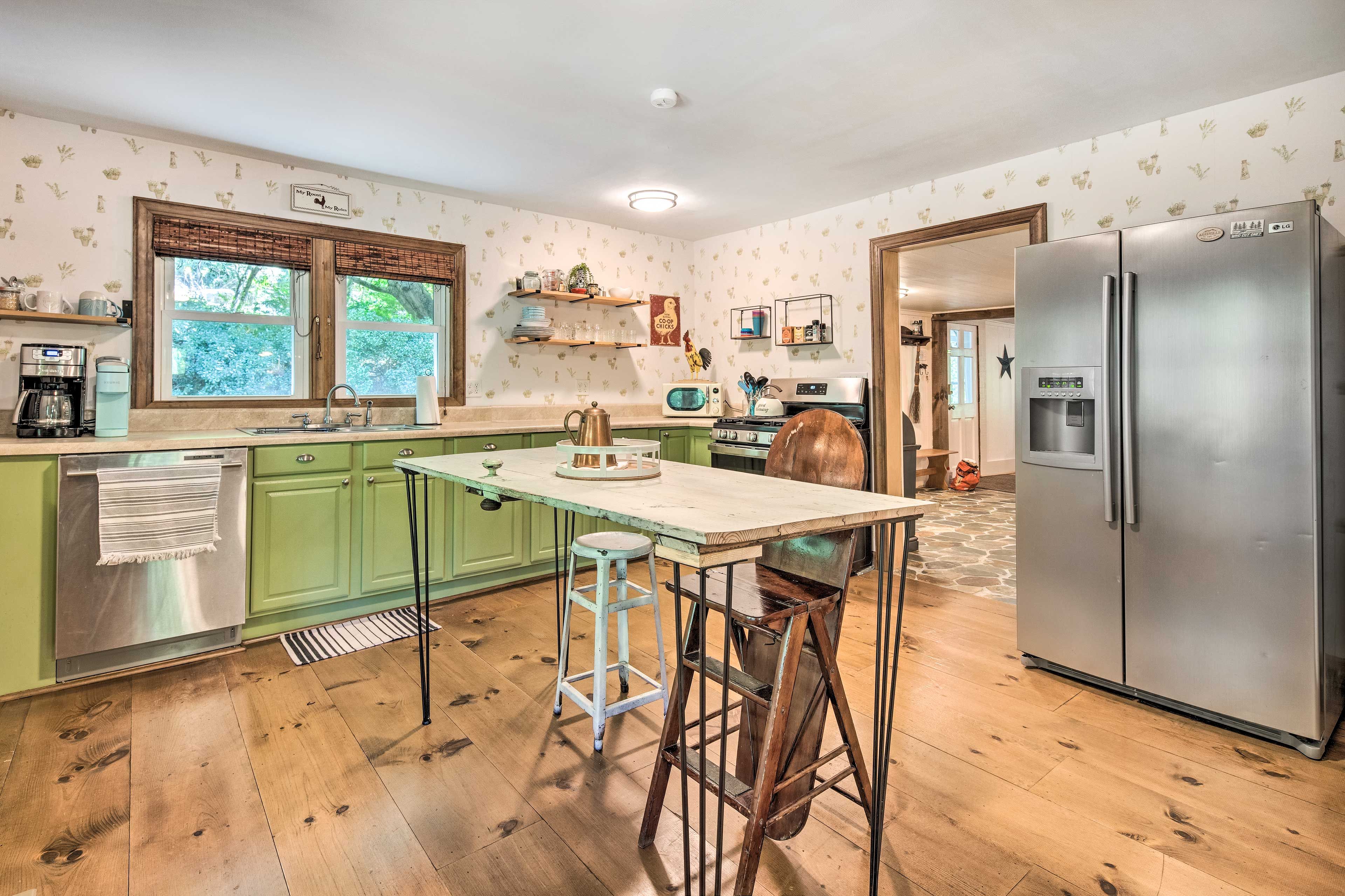 Kitchen | Drip & Keurig Coffee Makers | Coffee Grinder | Tea Kettle | Toaster