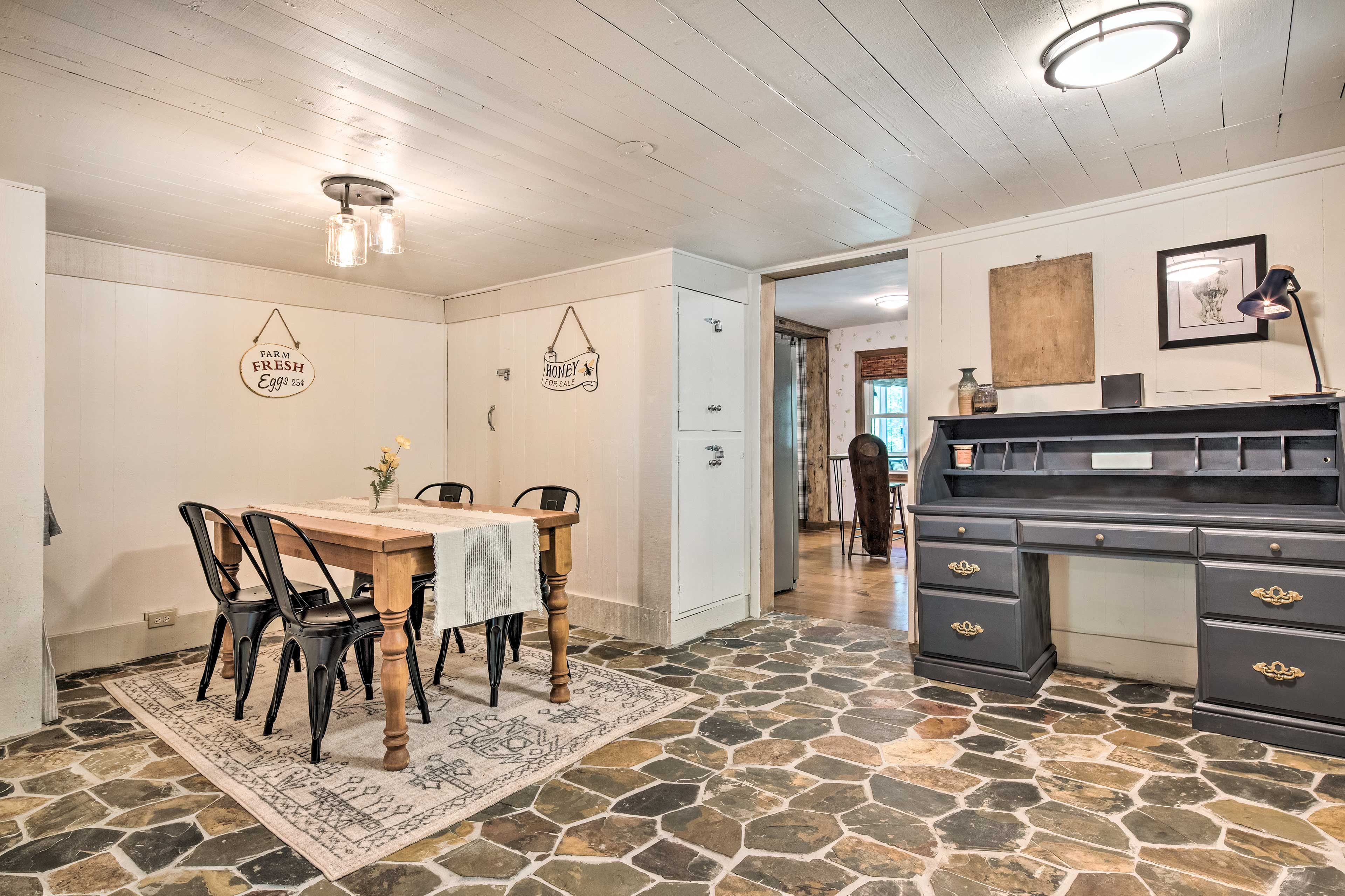 Dining Room | Central A/C | Electric Heating