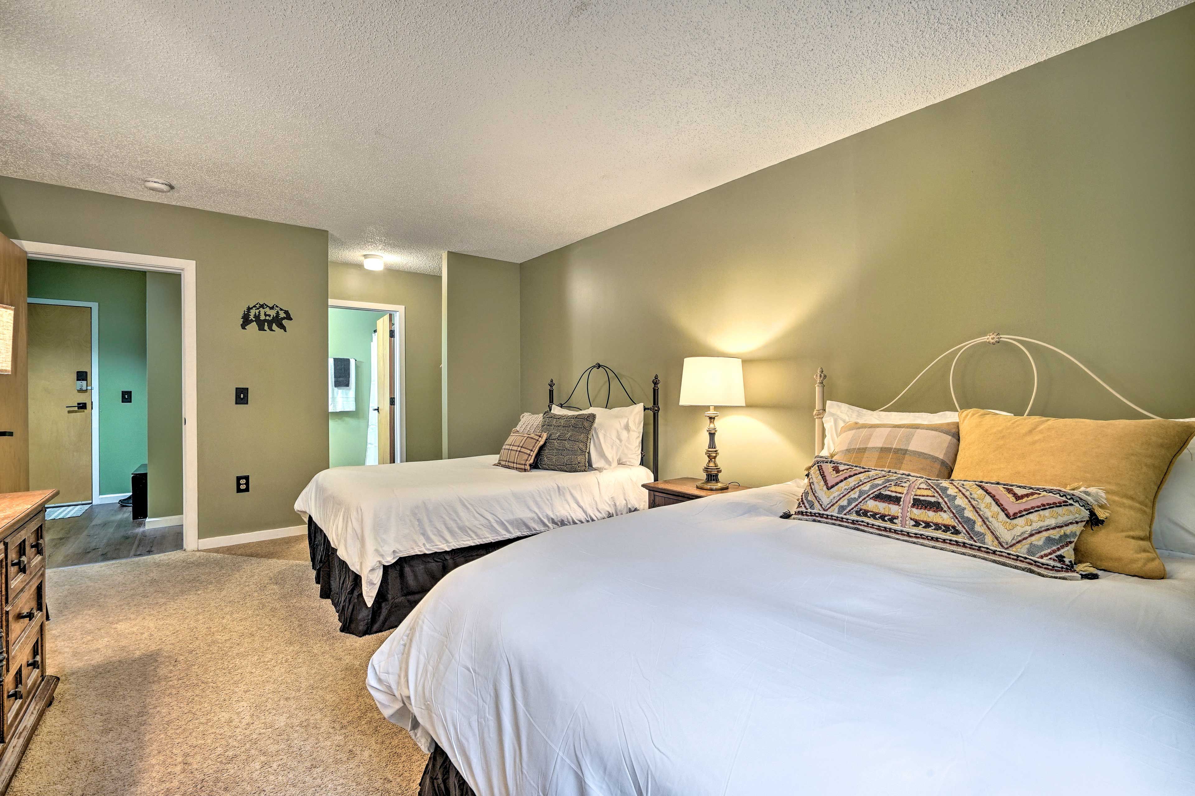Bedroom 1 | Queen Bed | Full Bed | Linens Provided