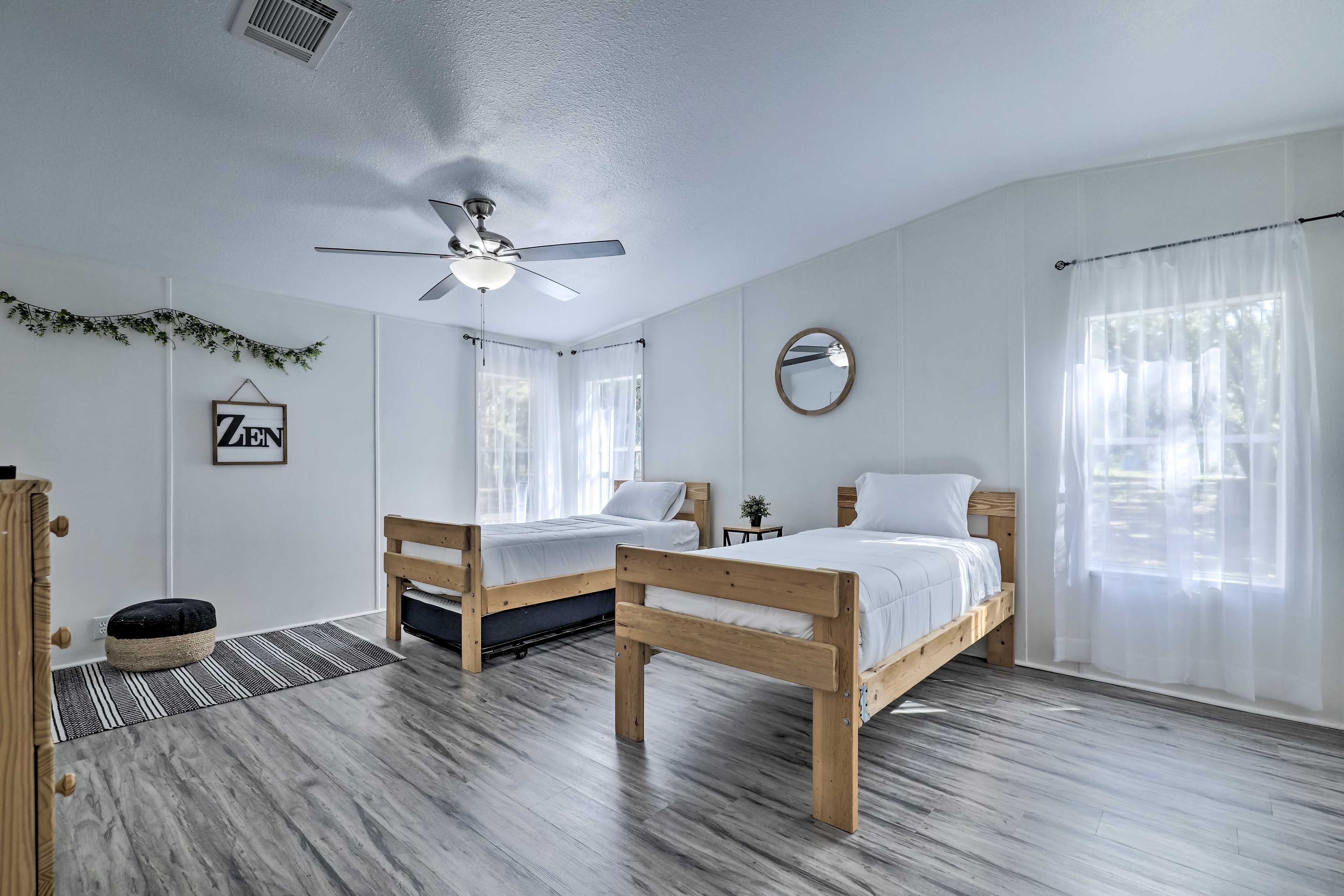 Bedroom 2 | Twin Bed | Twin Bed w/ Twin Trundle | En-Suite Bathroom