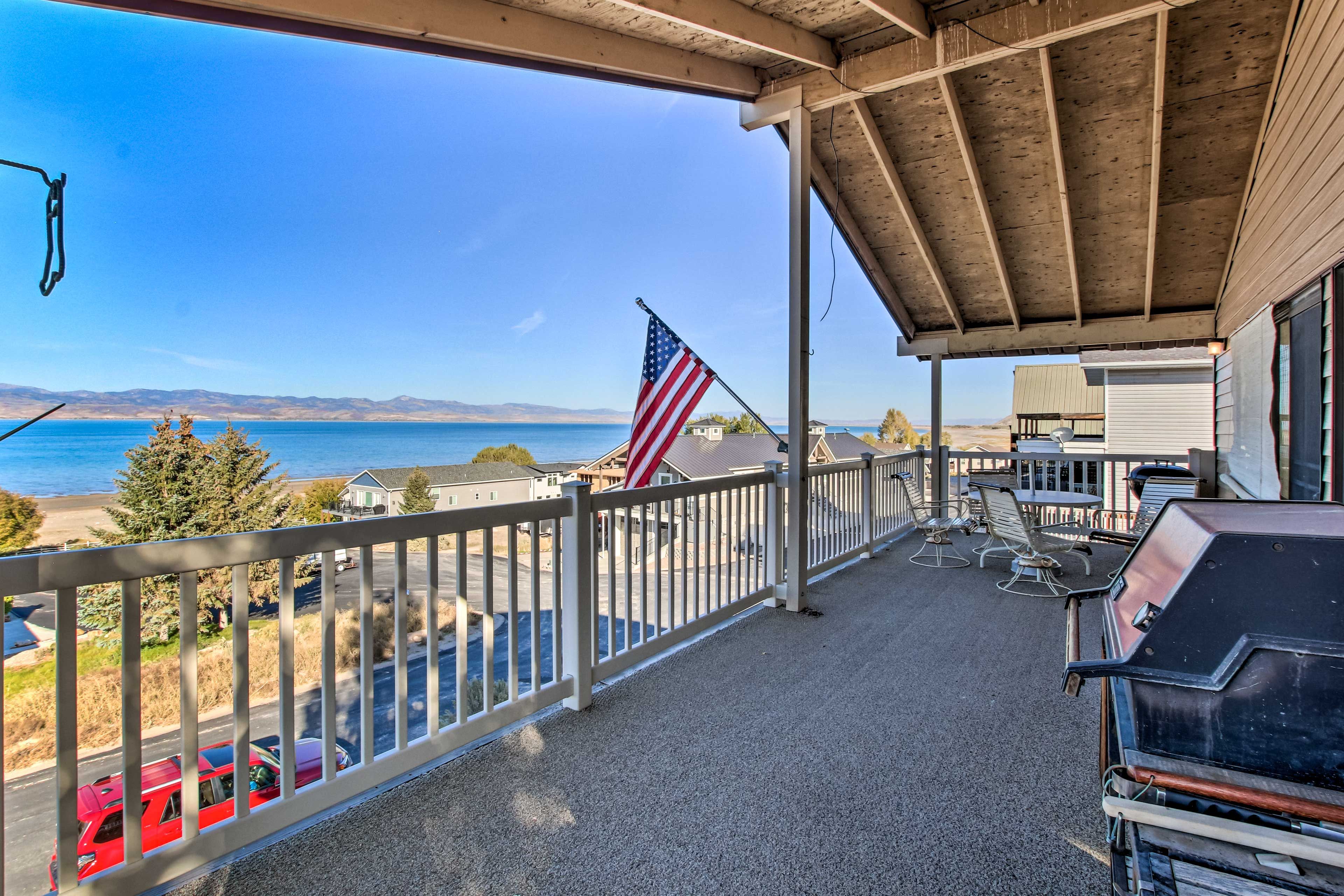 Upper Deck | 2nd Floor | Grill | Dining Area