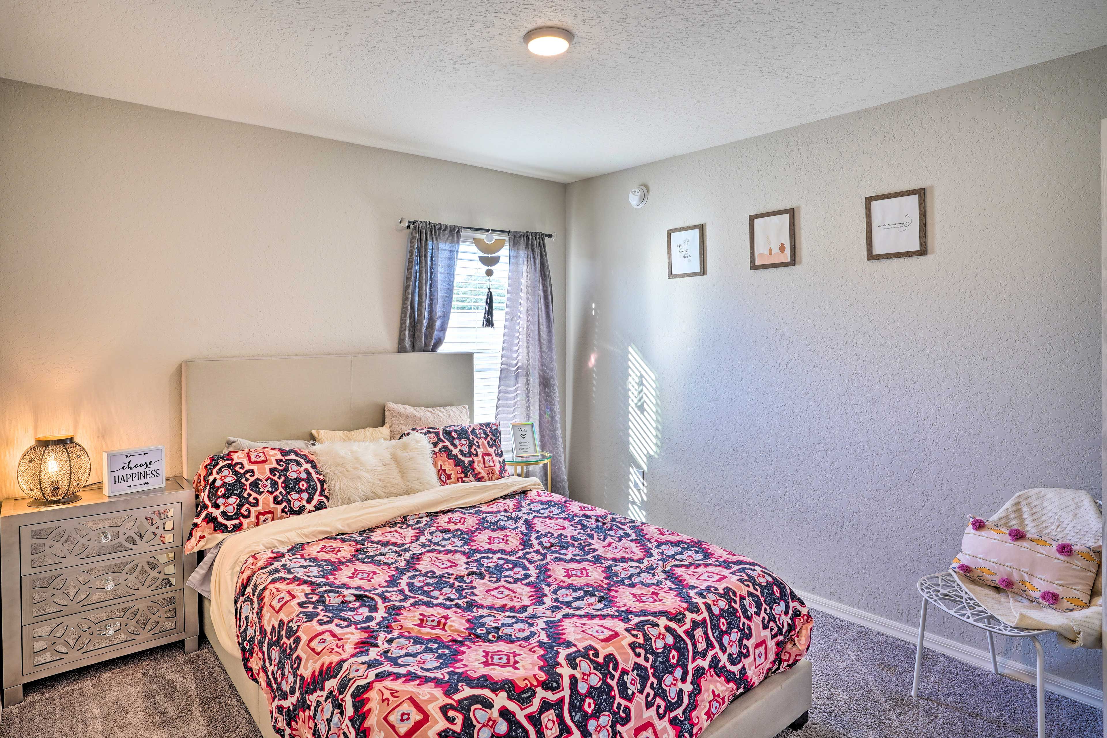 Bedroom 3 | Queen Bed