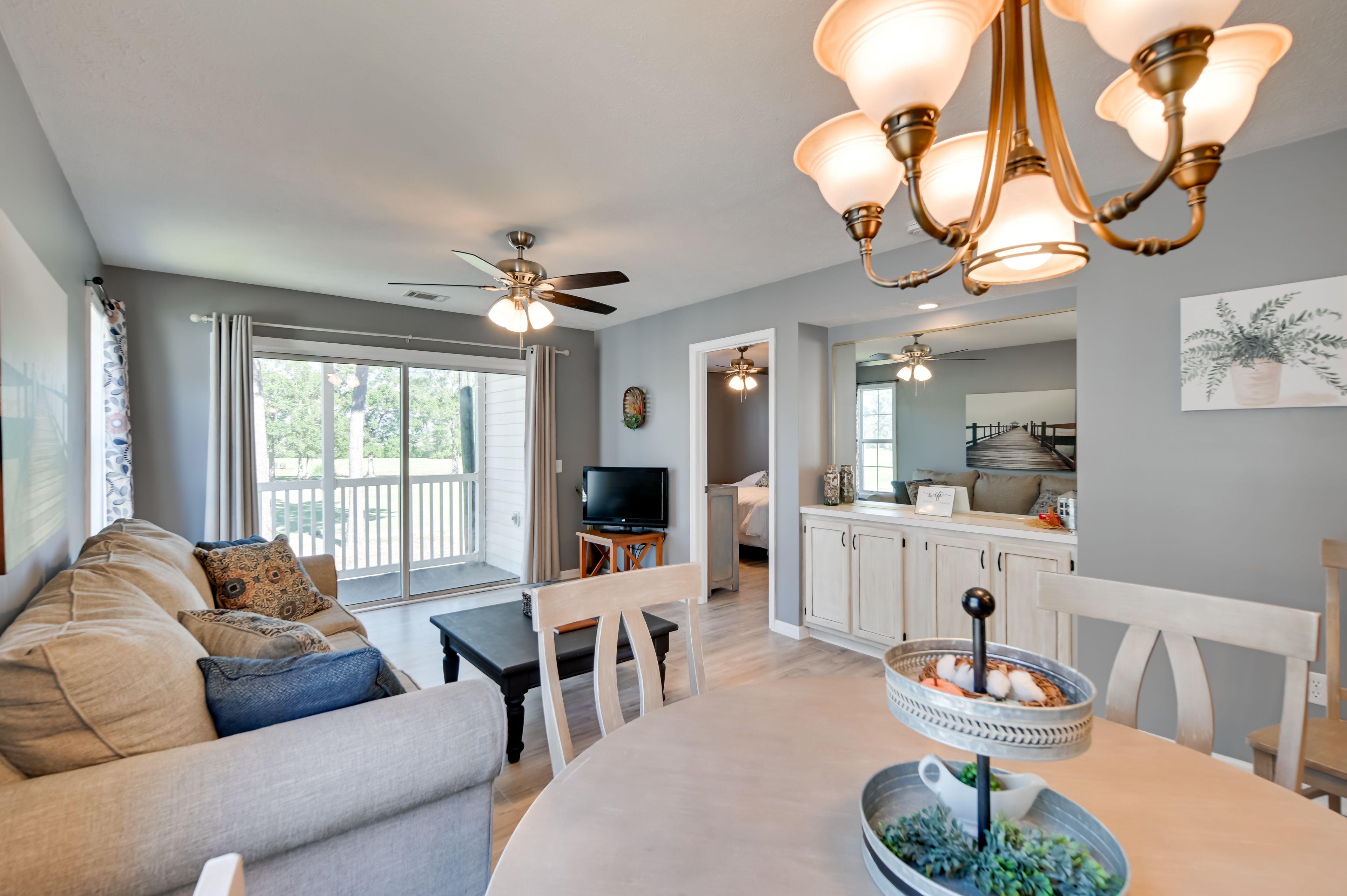 Dining Room | Dishware/Flatware Provided