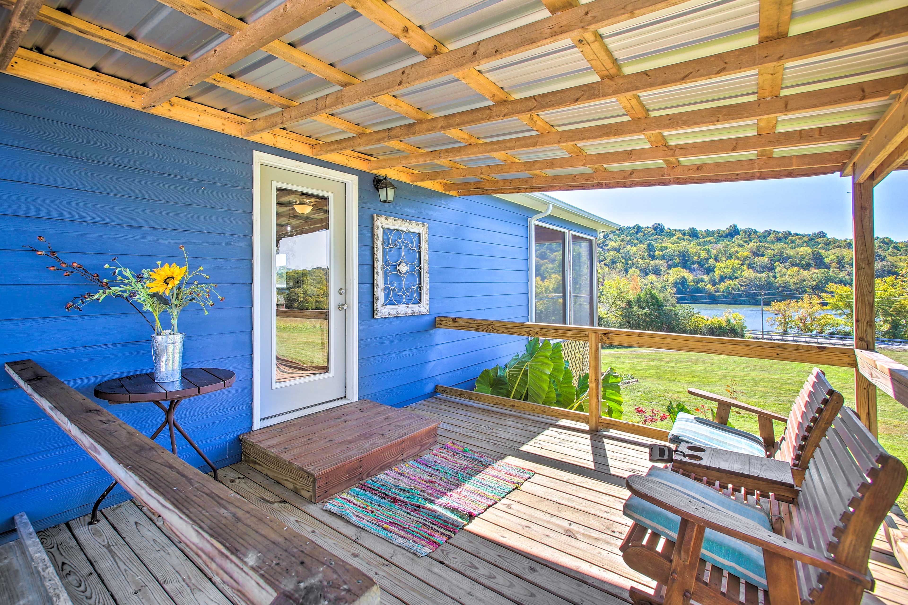 Porch | Grill | Fire Pit | Corn Hole