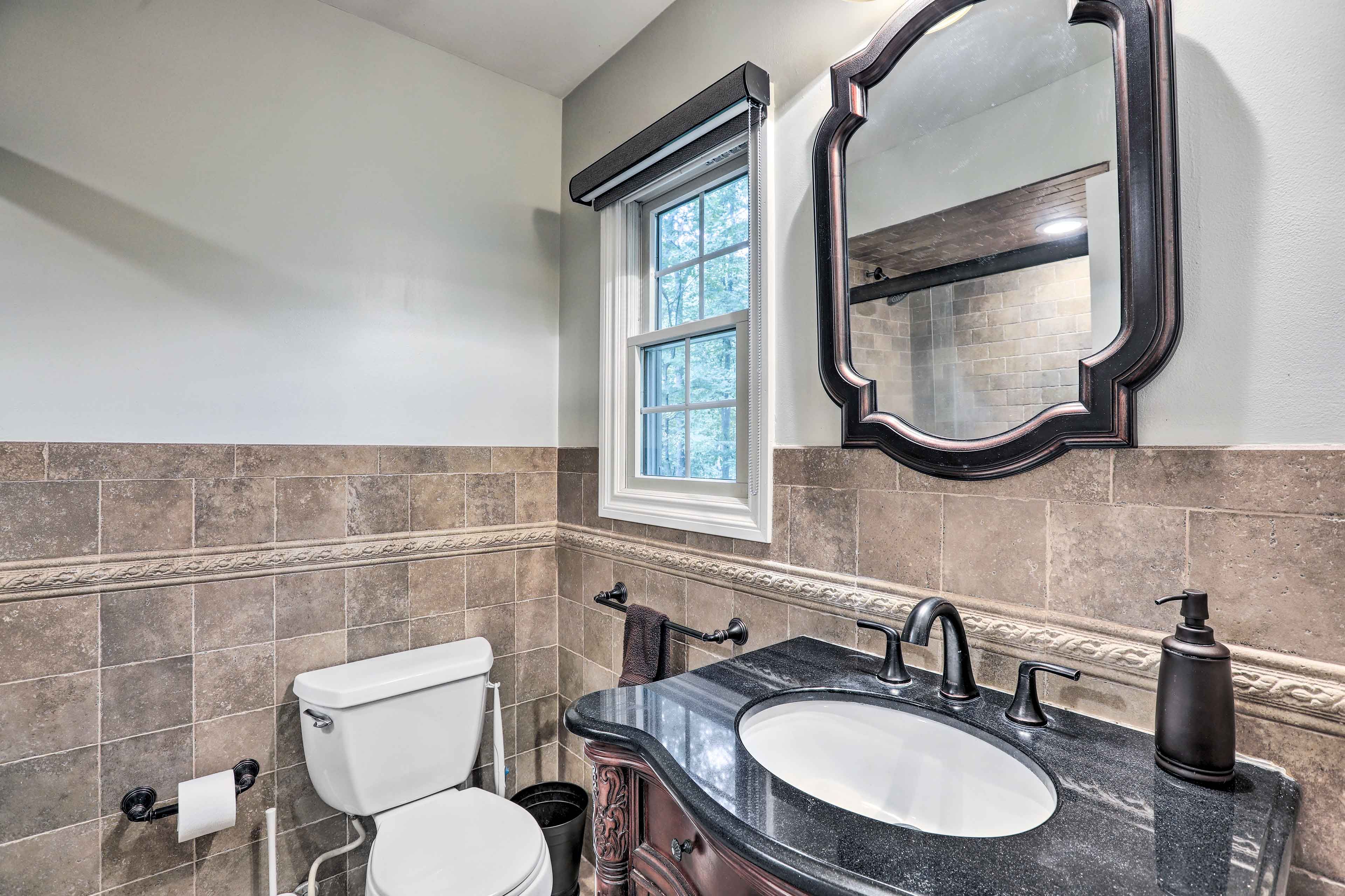 En-Suite Bathroom | Complimentary Toiletries