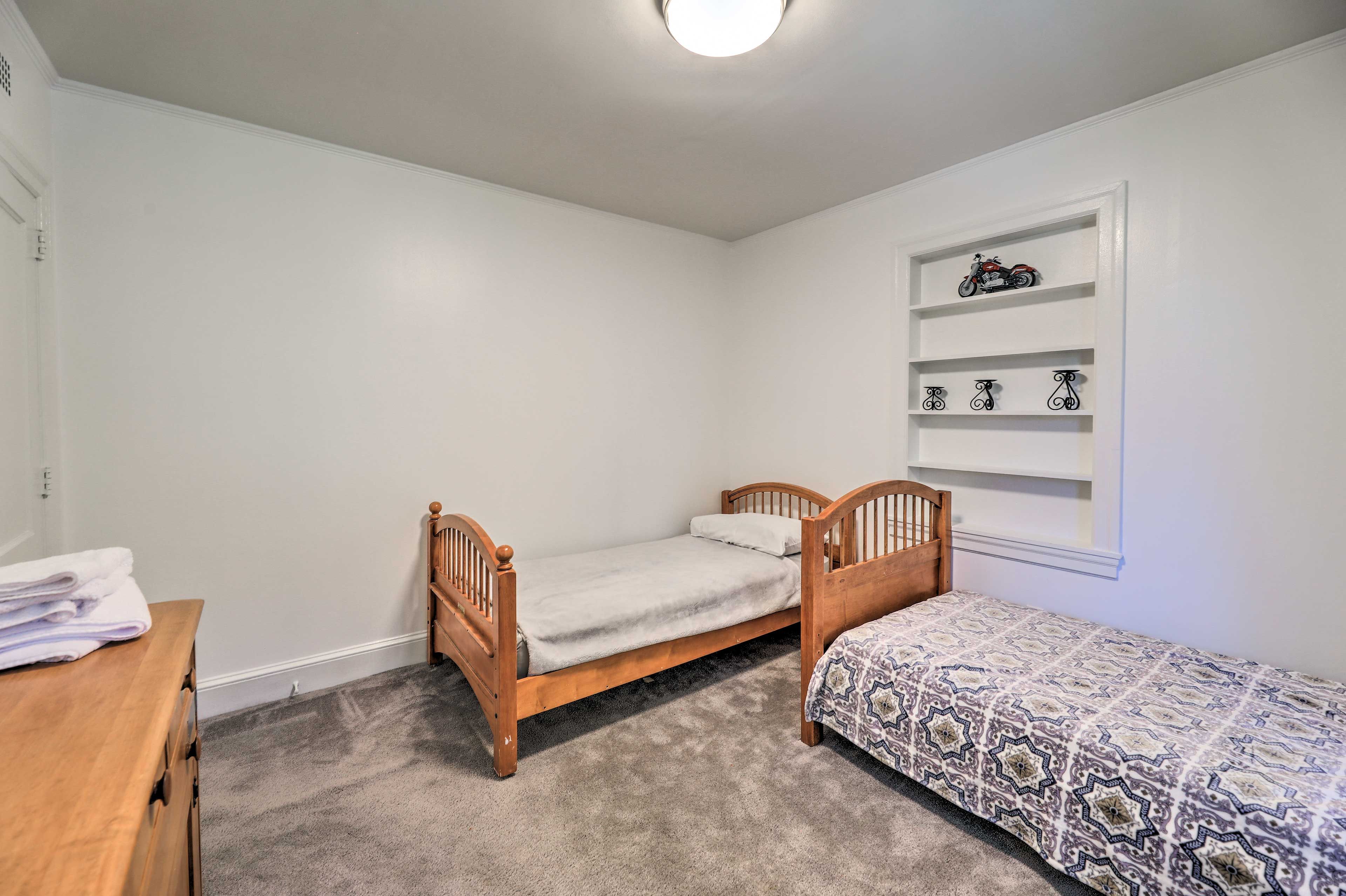 Bedroom 2 | Lower Level | 2 Twin Beds